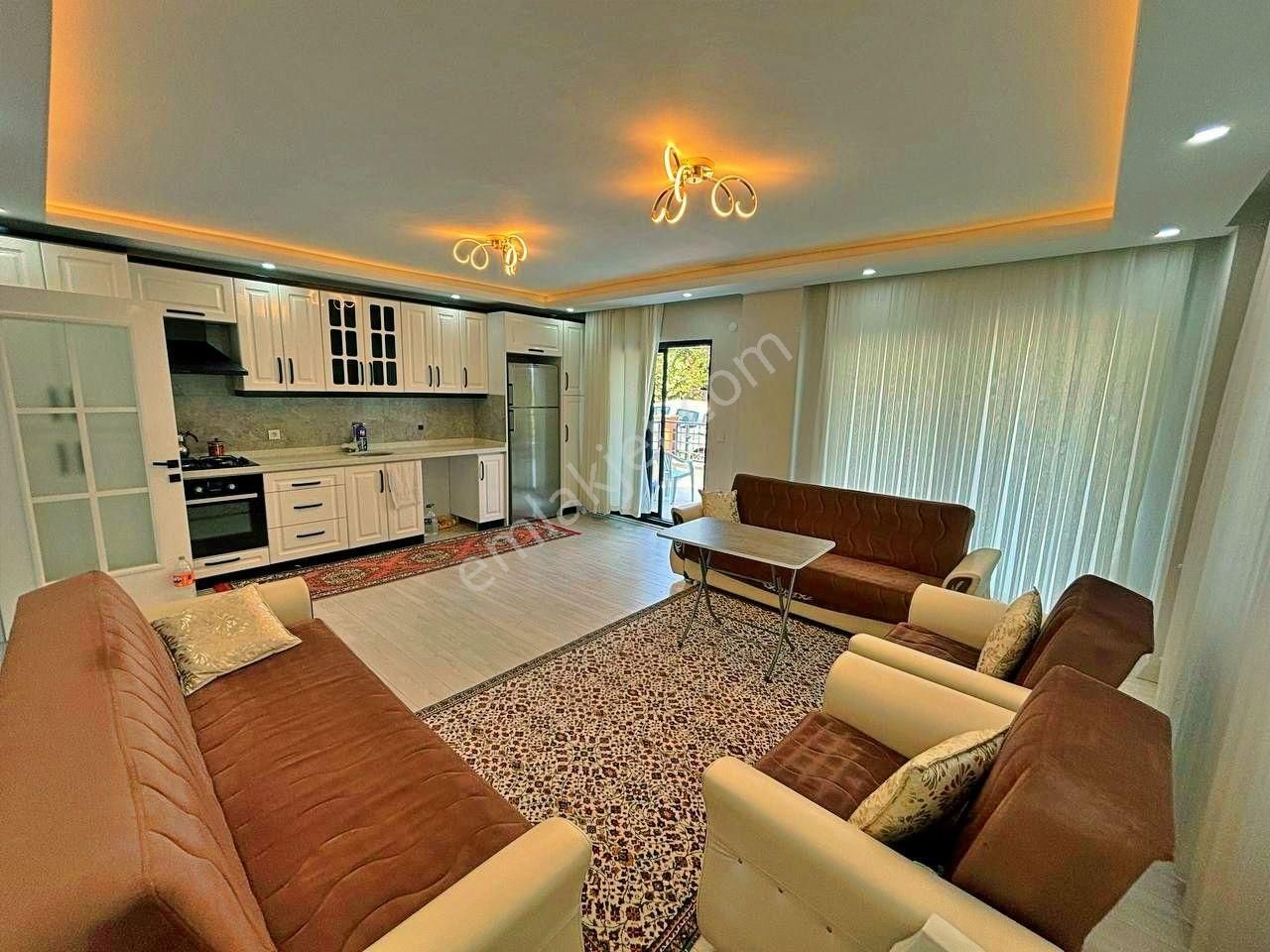 Uytundan Pelitköyde Denize 300 Metre Bahçeli 6+2 Müstakil Villa - Görsel 5