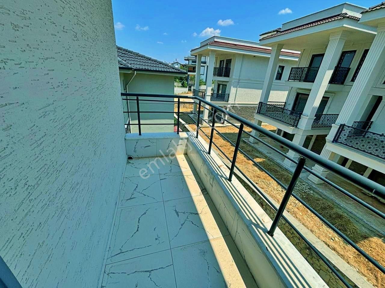 Uytundan Pelitköyde Denize 300 Metre Bahçeli 6+2 Müstakil Villa - Görsel 20