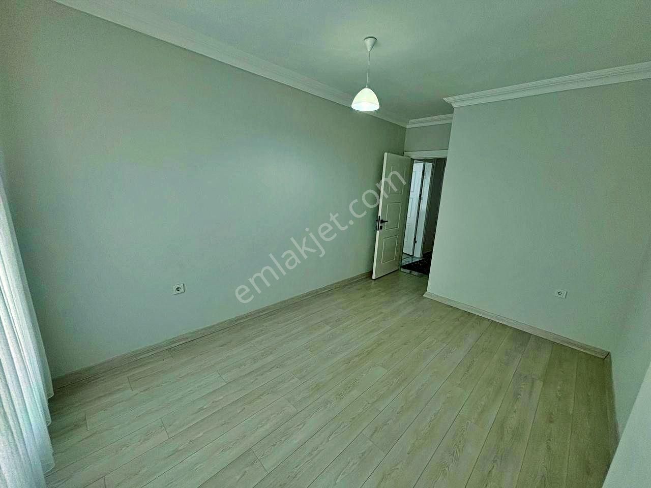 Uytundan Pelitköyde Denize 300 Metre Bahçeli 6+2 Müstakil Villa - Görsel 24