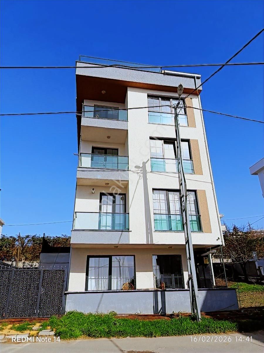 Büyükçekmece Yenimahalle'de Satılık Daire Yada Komple Sıfır Bina