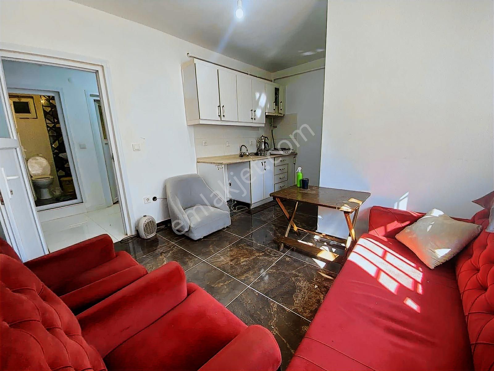 Yenidoğan Mah. Merkez Konumda Kısmi Eşyalı 1+1 Kiralık - Görsel 9