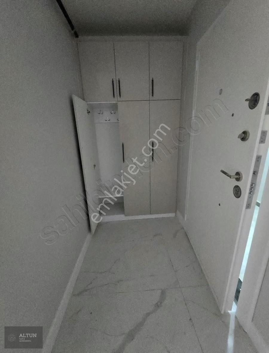 Cennet Mah.metrobüs Dibinde Otoparklı 90m2sıfır 2+1 Arakat Daire - Görsel 7