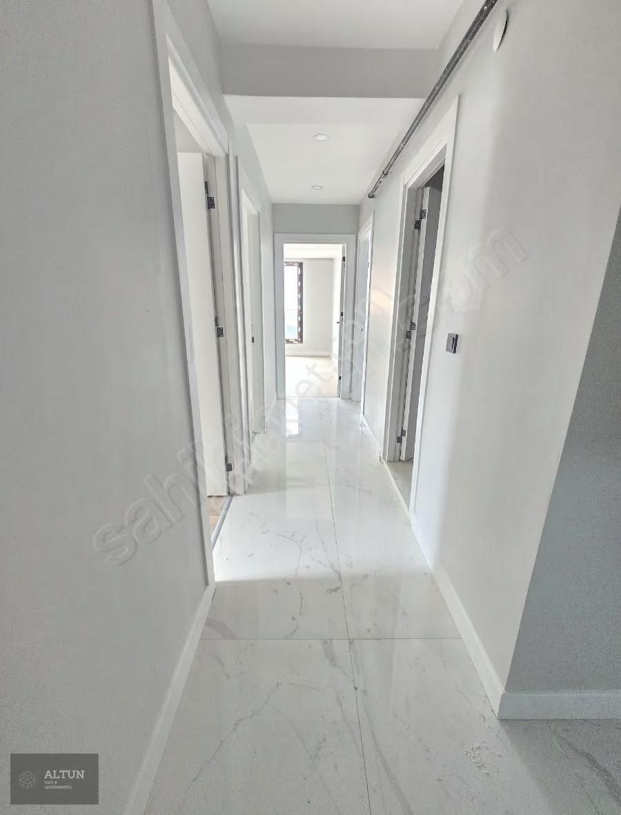 Cennet Mah.metrobüs Dibinde Otoparklı 90m2sıfır 2+1 Arakat Daire - Görsel 28