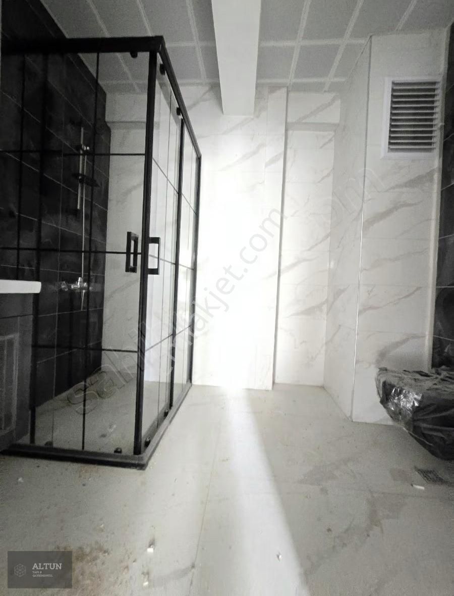 Cennet Mah.metrobüs Dibinde Otoparklı 90m2sıfır 2+1 Arakat Daire - Görsel 12