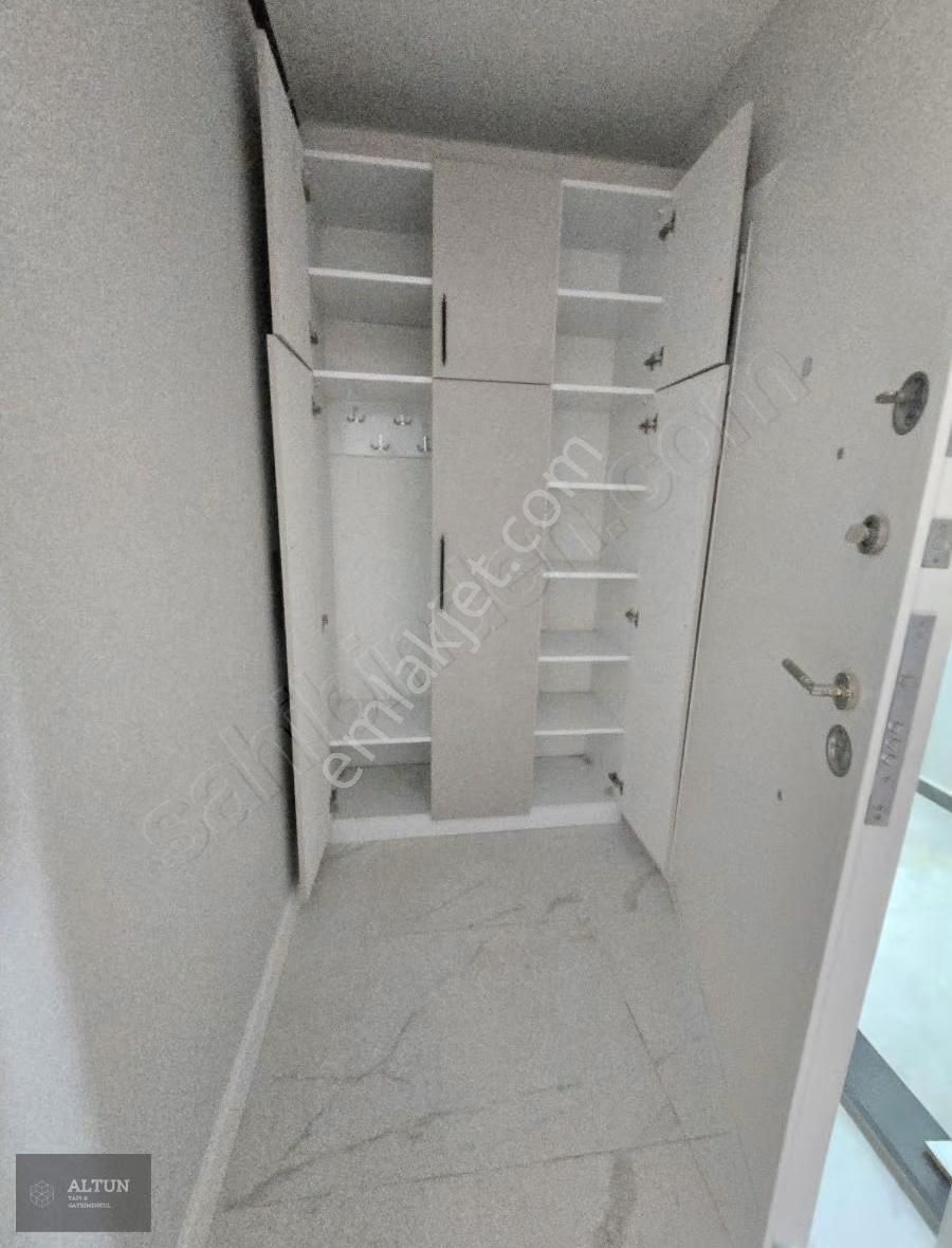 Cennet Mah.metrobüs Dibinde Otoparklı 90m2sıfır 2+1 Arakat Daire - Görsel 16