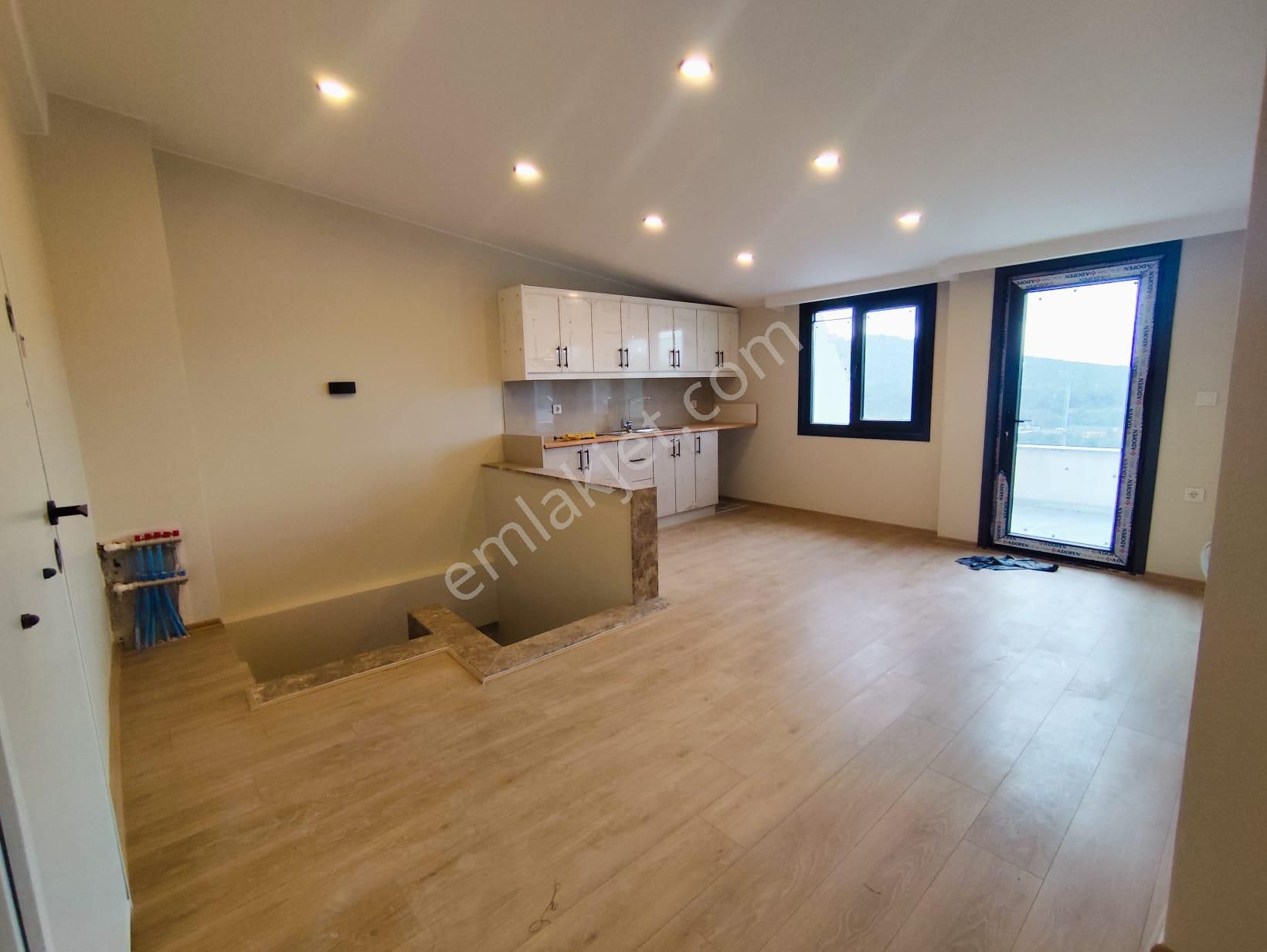 Mertcan Dan Fatih Mah 2 Mutfaklı - 2 Banyolu 4+2 Teraslı Dubleks - Görsel 7