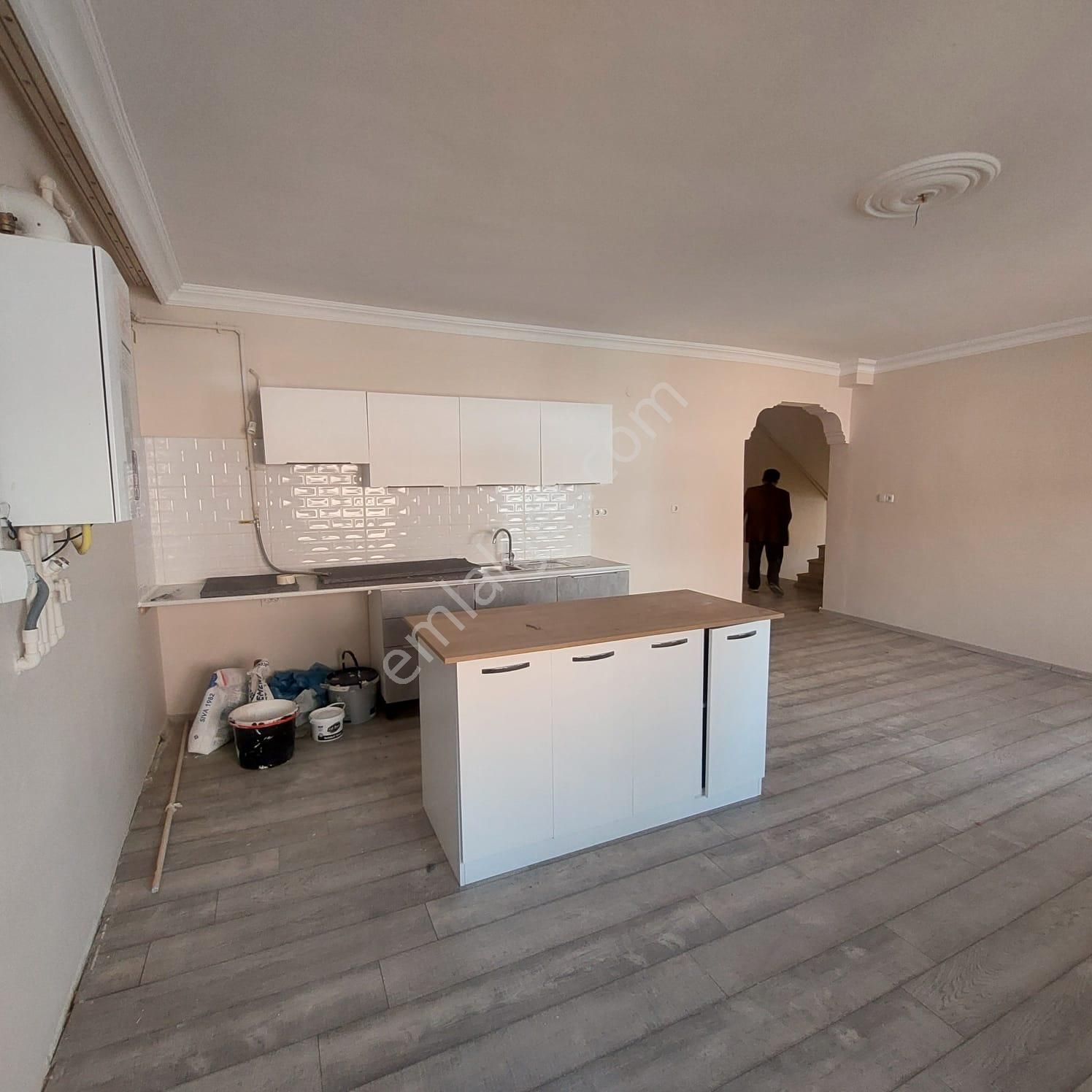 Sarıyer Madende Ulaşım Çarşı Yakın Ters Dublex 3+1 Kiralık Daire - Görsel 18