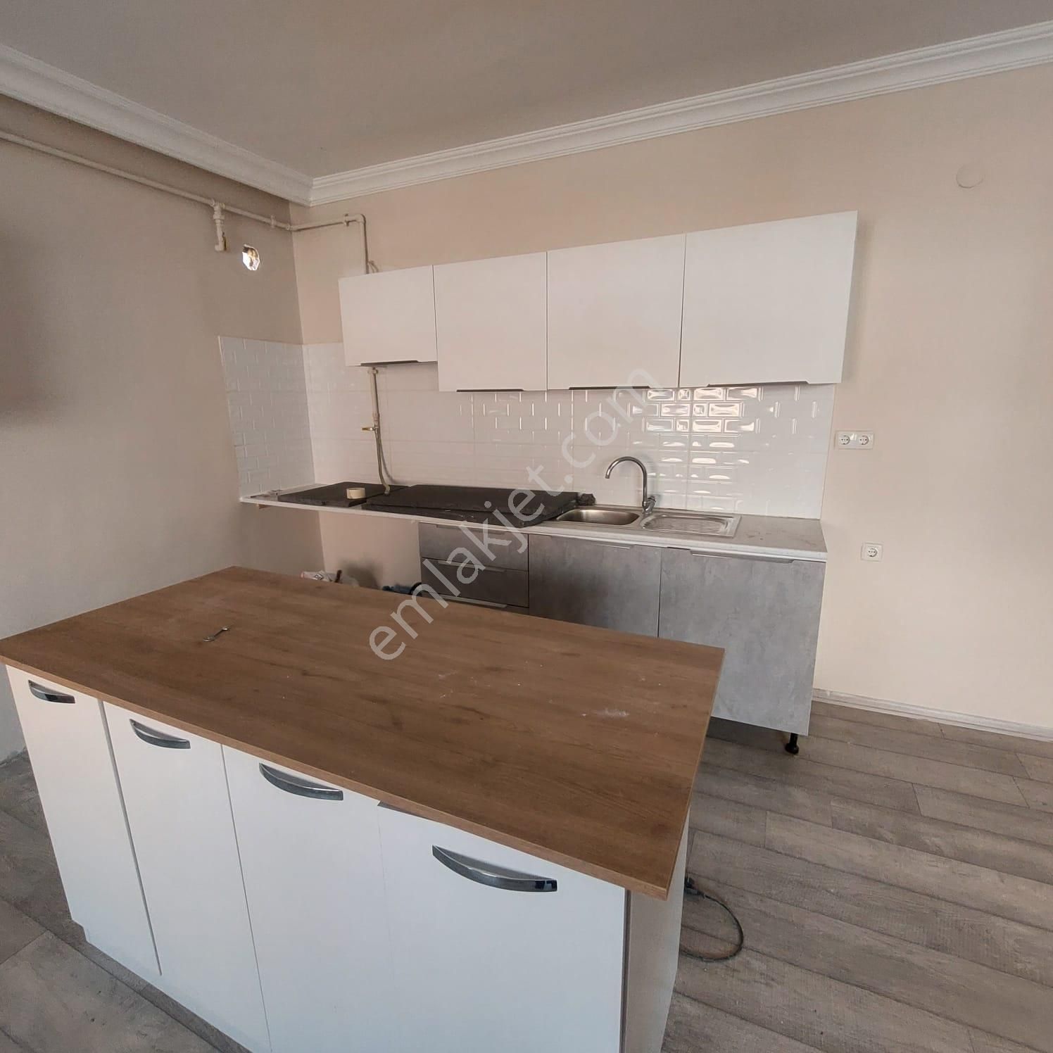 Sarıyer Madende Ulaşım Çarşı Yakın Ters Dublex 3+1 Kiralık Daire - Görsel 2