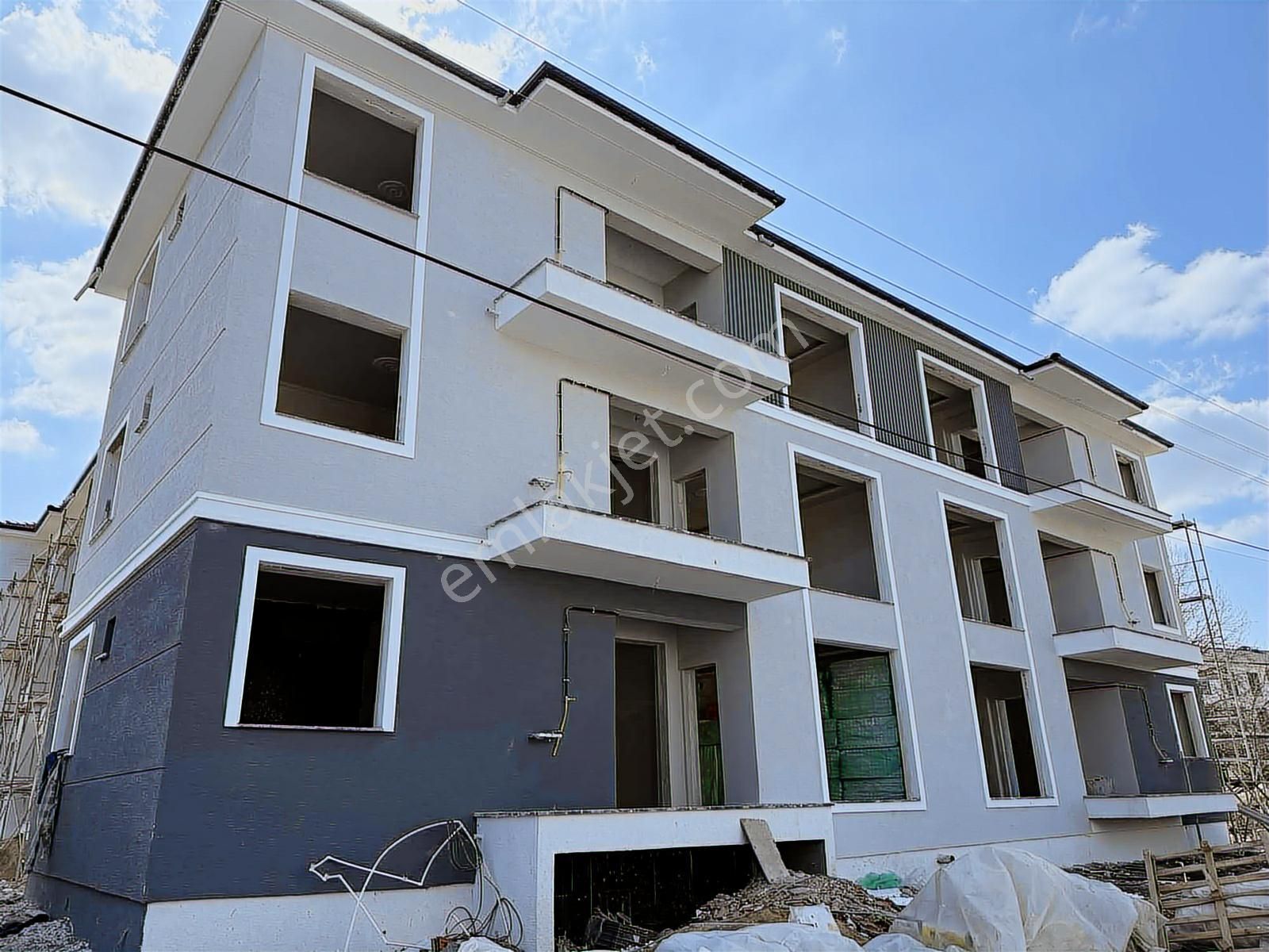 Ömer İnan Remax Hür Neviye Mah. 3+1 Satılık Daire - Görsel 2