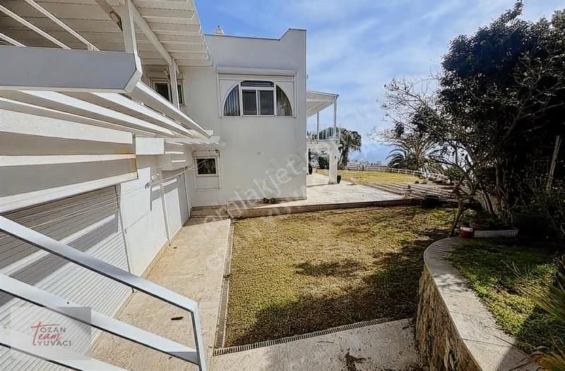 Bodrum Turgutreis'te Satılık 5+2 Deniz Manzaralı Villa - Görsel 3