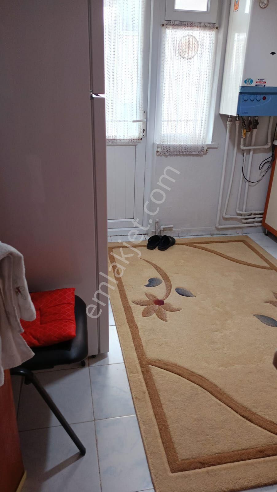 Plevne Mh*yapılı*2.ara Kat*iskanlı*2+1*çift Cephe*balkon*trene Ulaşıma Çok Yakın*merkezi Konumda - Görsel 3