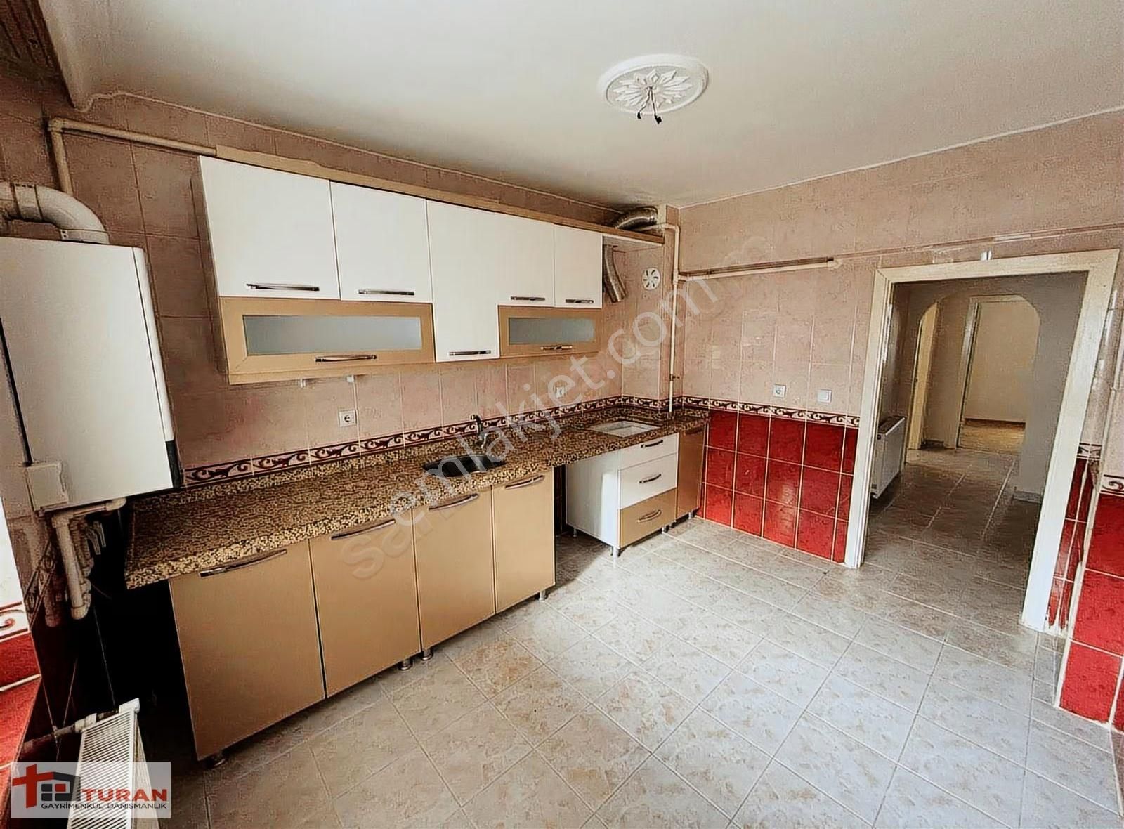 Estergon Caddesi Paraleli 150m2 3+1 Kiralık Daire** - Görsel 16