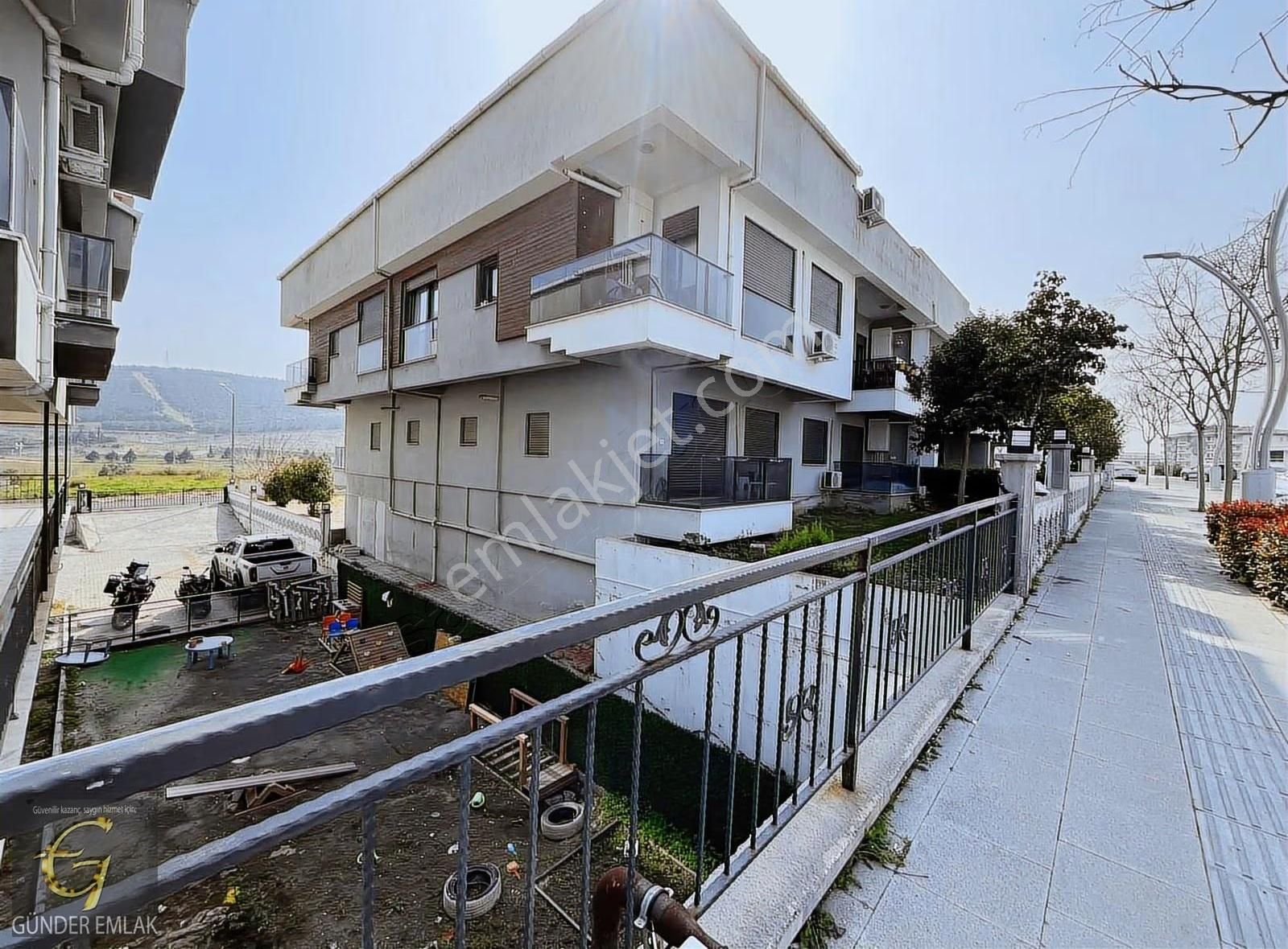 Siteler Mahallesinde Temmuz Sitesinde 2+1 Satılık Daire