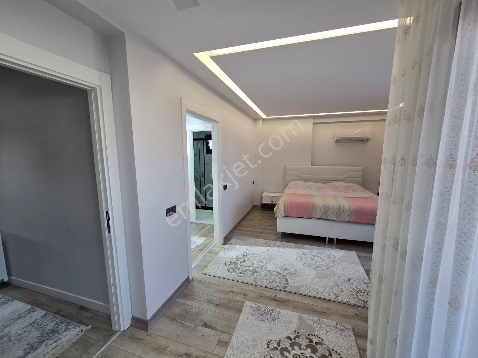 Güzelbahçe Maltepe'de Mükemmel Konumda Satılık Villa - Görsel 16