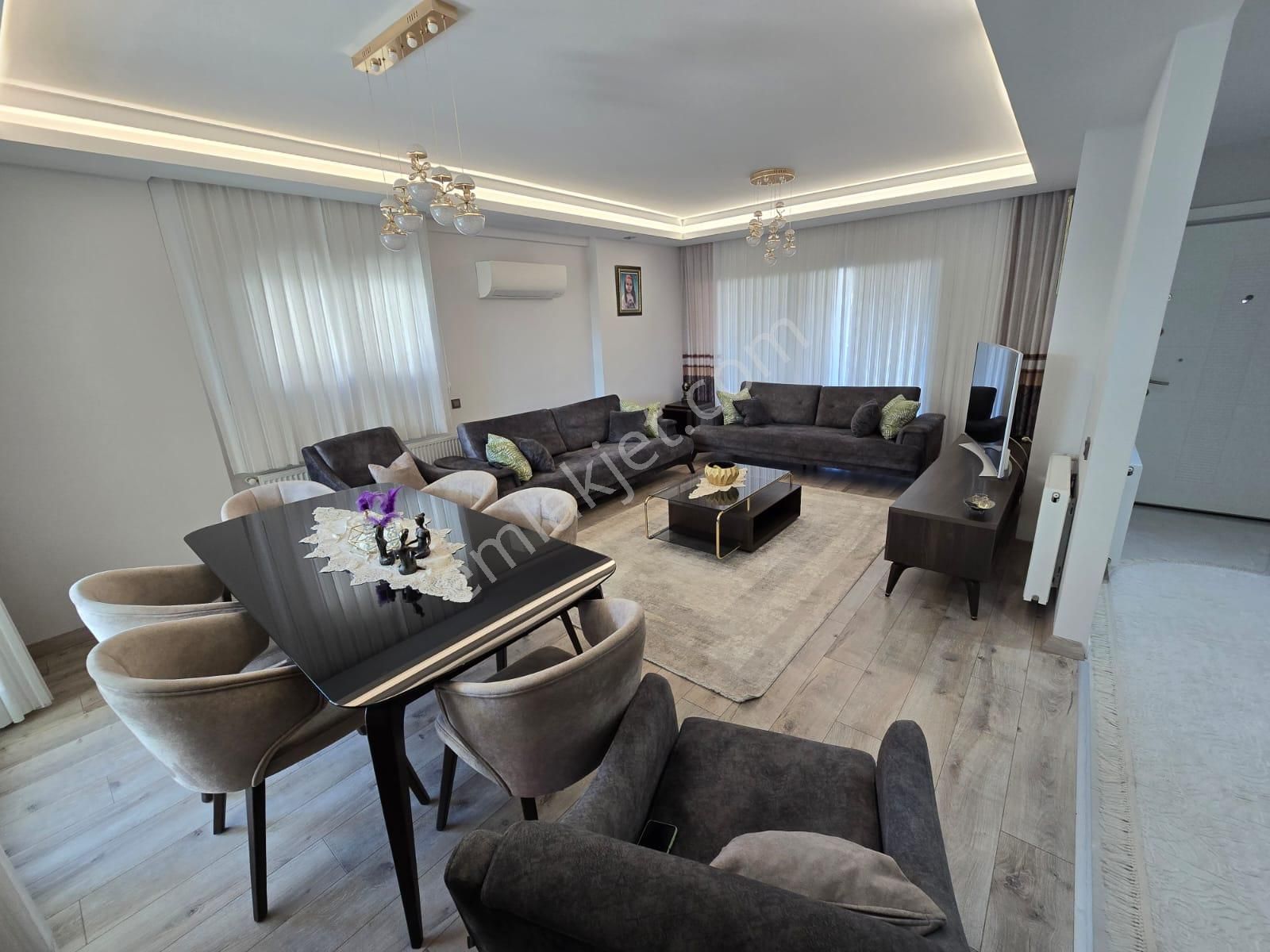 Güzelbahçe Maltepe'de Mükemmel Konumda Satılık Villa - Görsel 11