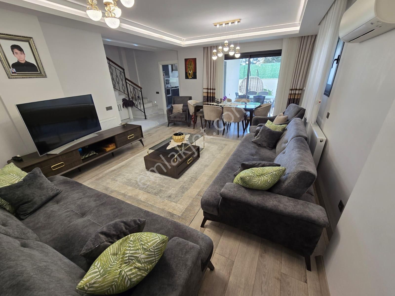 Güzelbahçe Maltepe'de Mükemmel Konumda Satılık Villa - Görsel 9