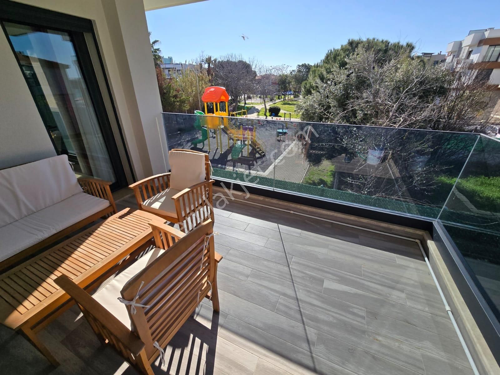 Güzelbahçe Maltepe'de Mükemmel Konumda Satılık Villa - Görsel 25