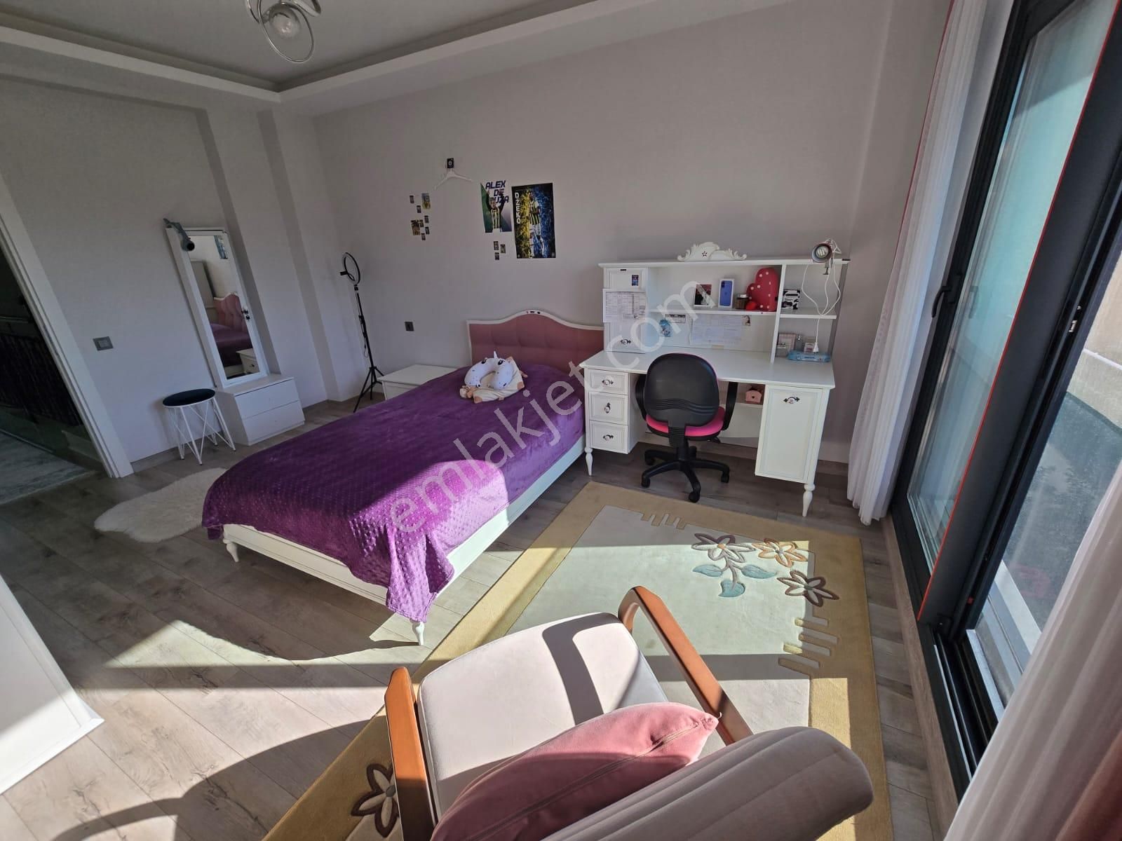 Güzelbahçe Maltepe'de Mükemmel Konumda Satılık Villa - Görsel 29