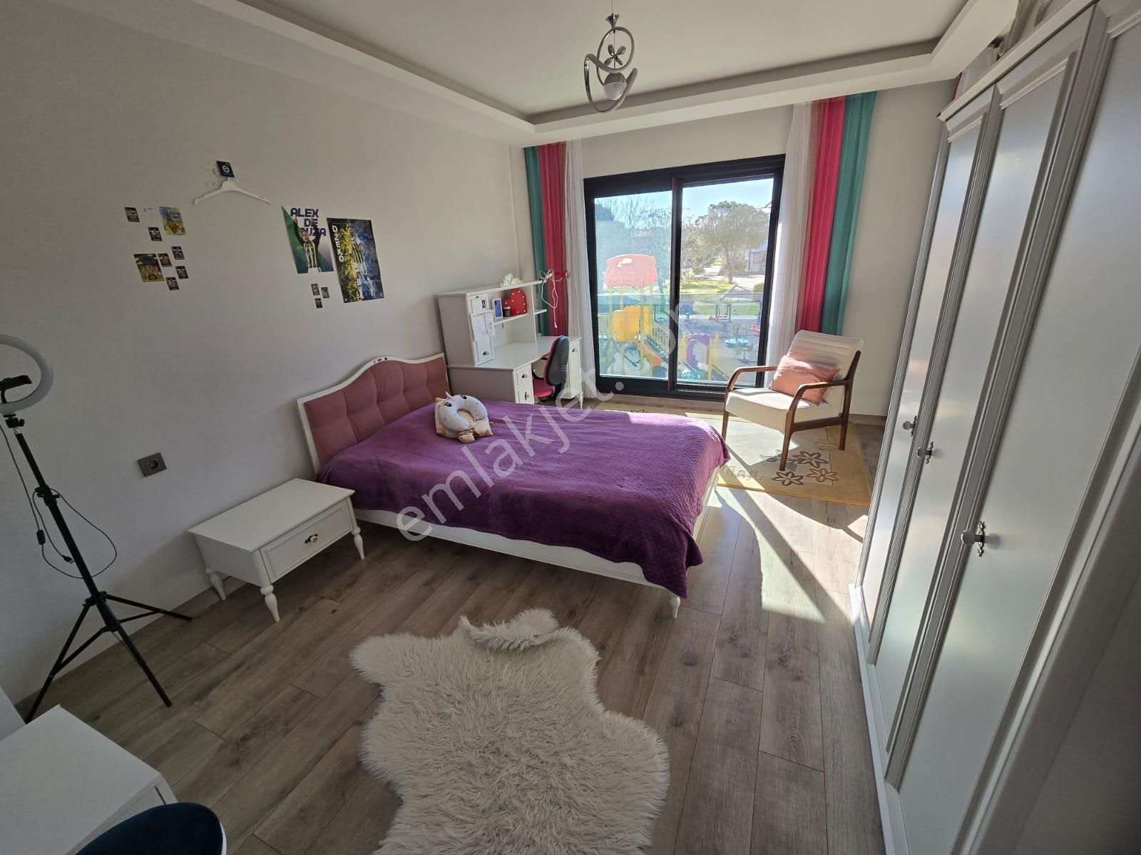 Güzelbahçe Maltepe'de Mükemmel Konumda Satılık Villa - Görsel 28