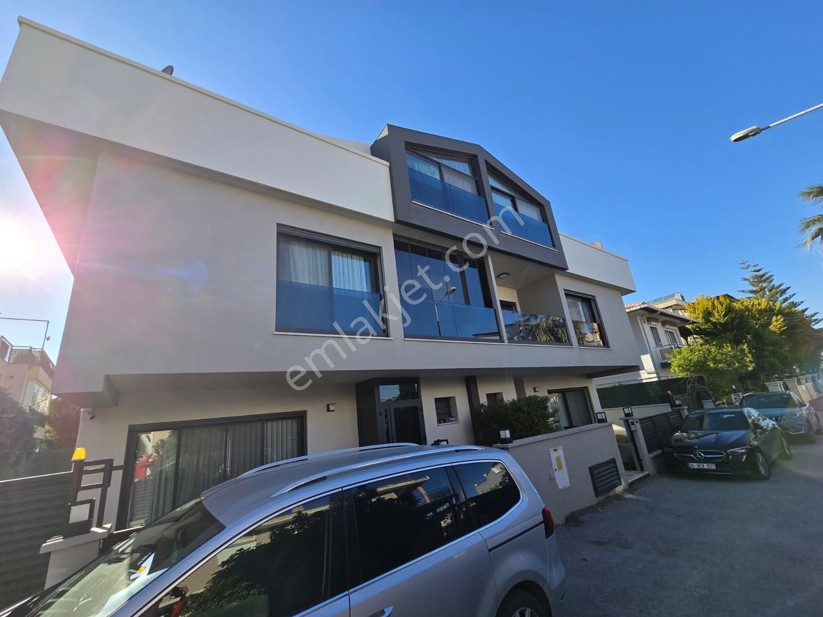 Güzelbahçe Maltepe'de Mükemmel Konumda Satılık Villa - Görsel 3