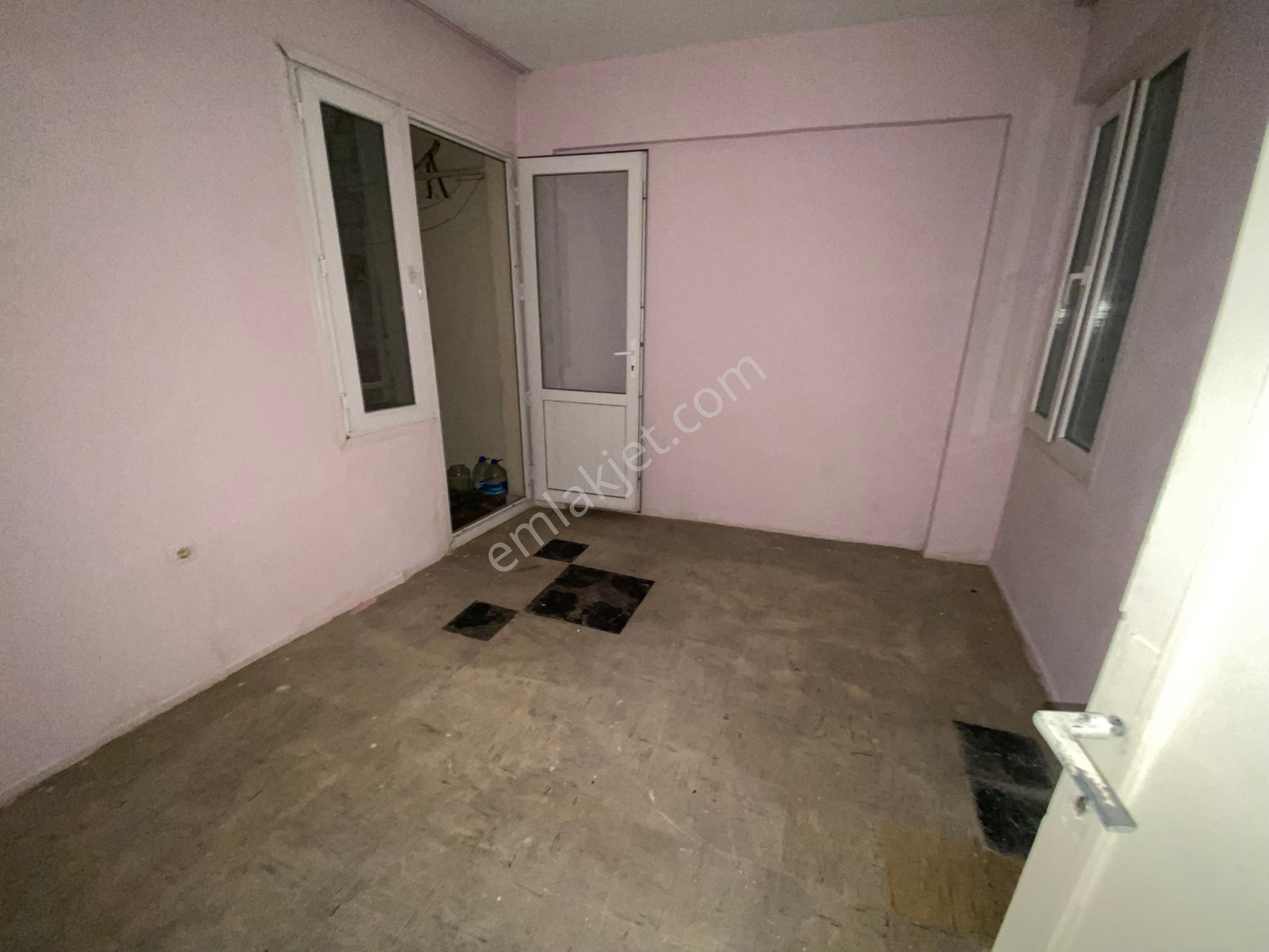 Metro Yakını Cd. Üzeri Balkonlu Arakat 2+1 K.mutfak Daire - Görsel 16