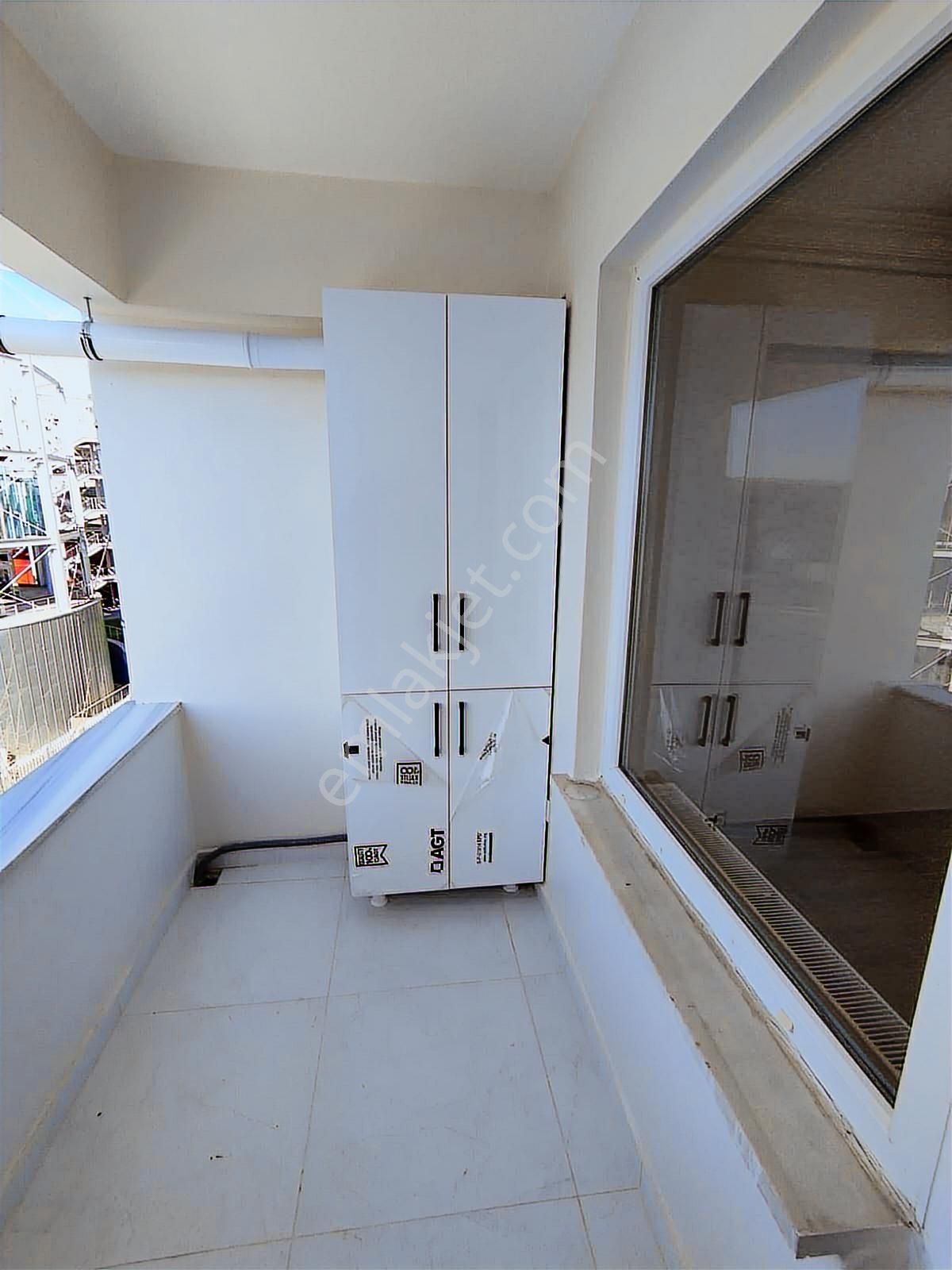 Hasanpaşa'da Gazhane'ye Komşu İçi A Dan Z'ye Yenilenmiş Balkonlu Ara Kat 2+1 Kiralık Daire - Görsel 27