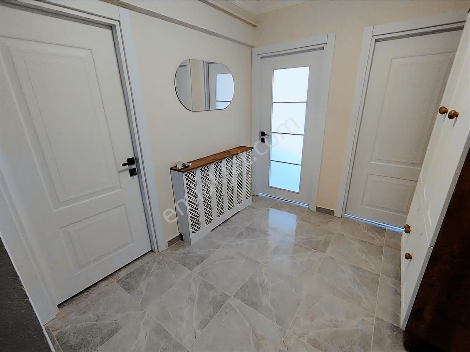 Hasanpaşa'da Gazhane'ye Komşu İçi A Dan Z'ye Yenilenmiş Balkonlu Ara Kat 2+1 Kiralık Daire - Görsel 18