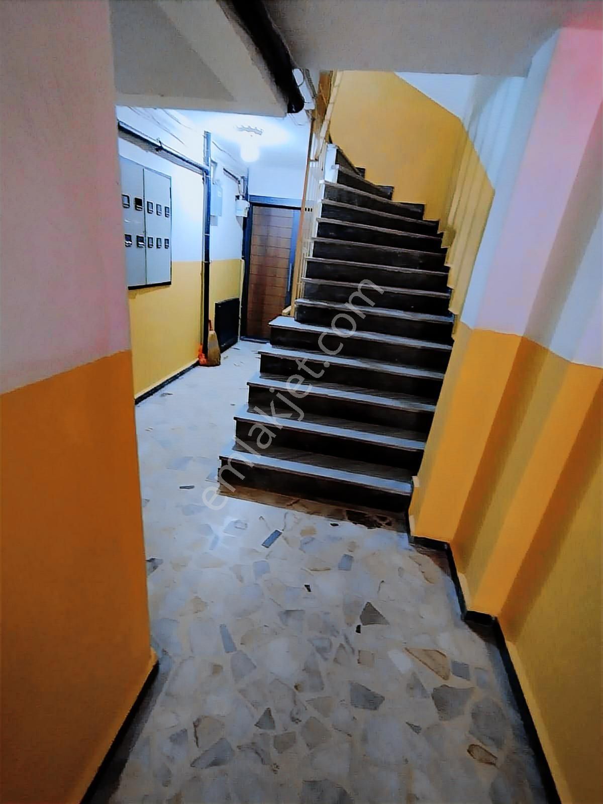 Hasanpaşa'da Gazhane'ye Komşu İçi A Dan Z'ye Yenilenmiş Balkonlu Ara Kat 2+1 Kiralık Daire - Görsel 34