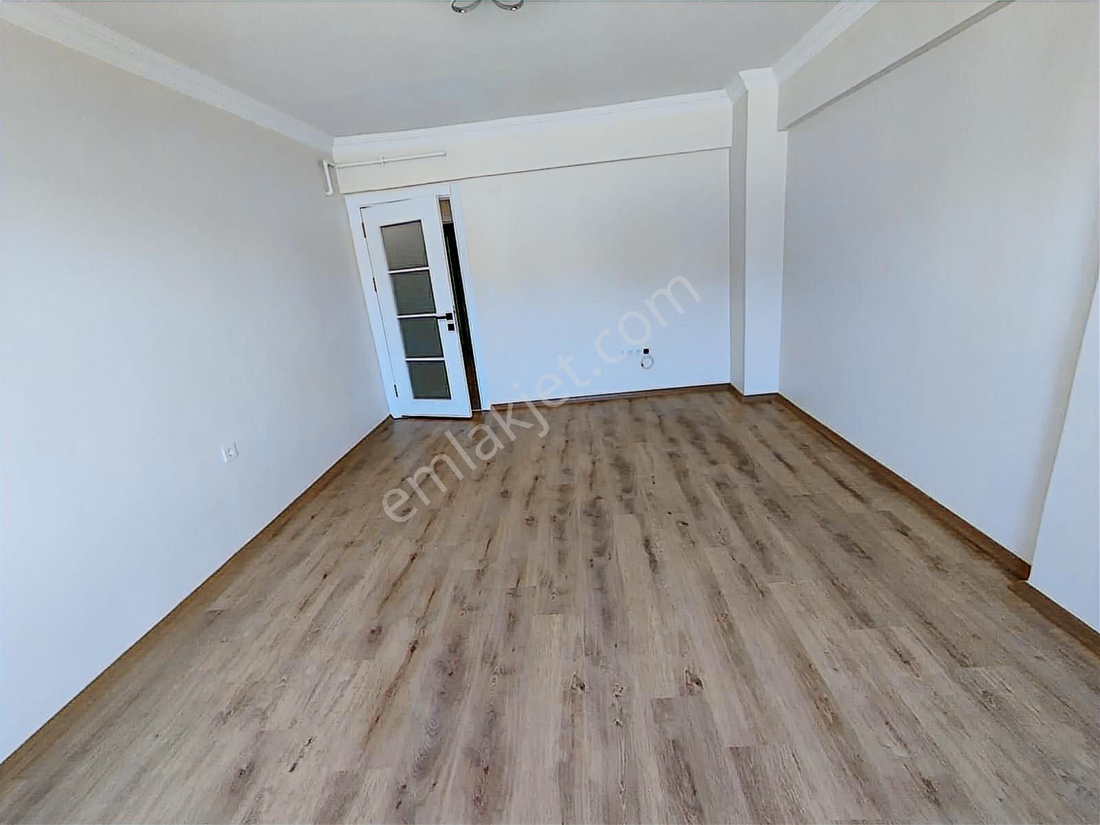 Hasanpaşa'da Gazhane'ye Komşu İçi A Dan Z'ye Yenilenmiş Balkonlu Ara Kat 2+1 Kiralık Daire - Görsel 13