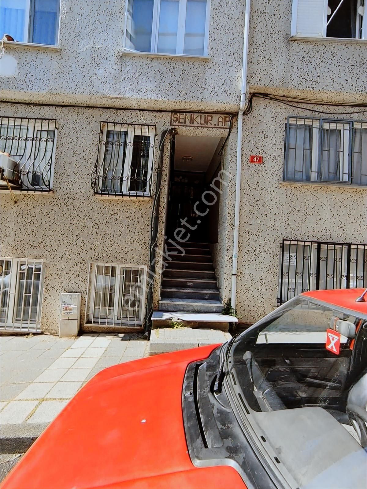 Hasanpaşa'da Gazhane'ye Komşu İçi A Dan Z'ye Yenilenmiş Balkonlu Ara Kat 2+1 Kiralık Daire - Görsel 15