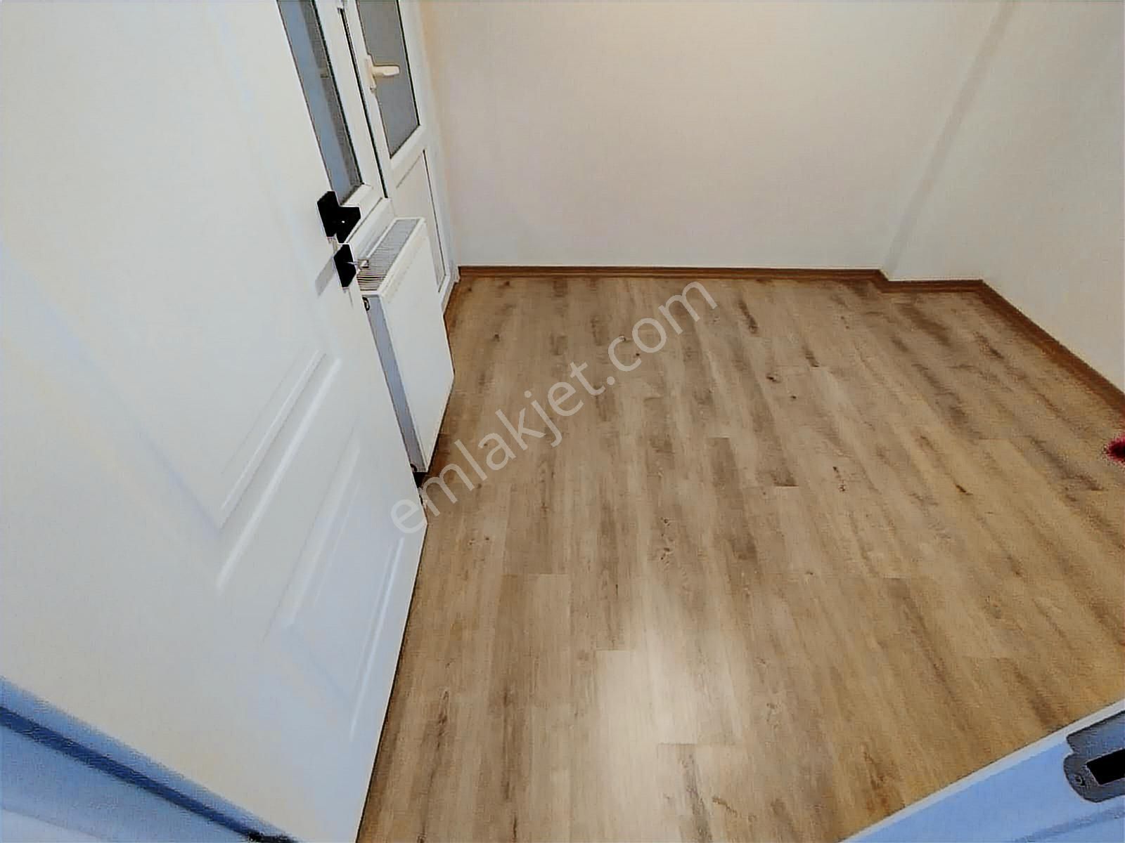 Hasanpaşa'da Gazhane'ye Komşu İçi A Dan Z'ye Yenilenmiş Balkonlu Ara Kat 2+1 Kiralık Daire - Görsel 32