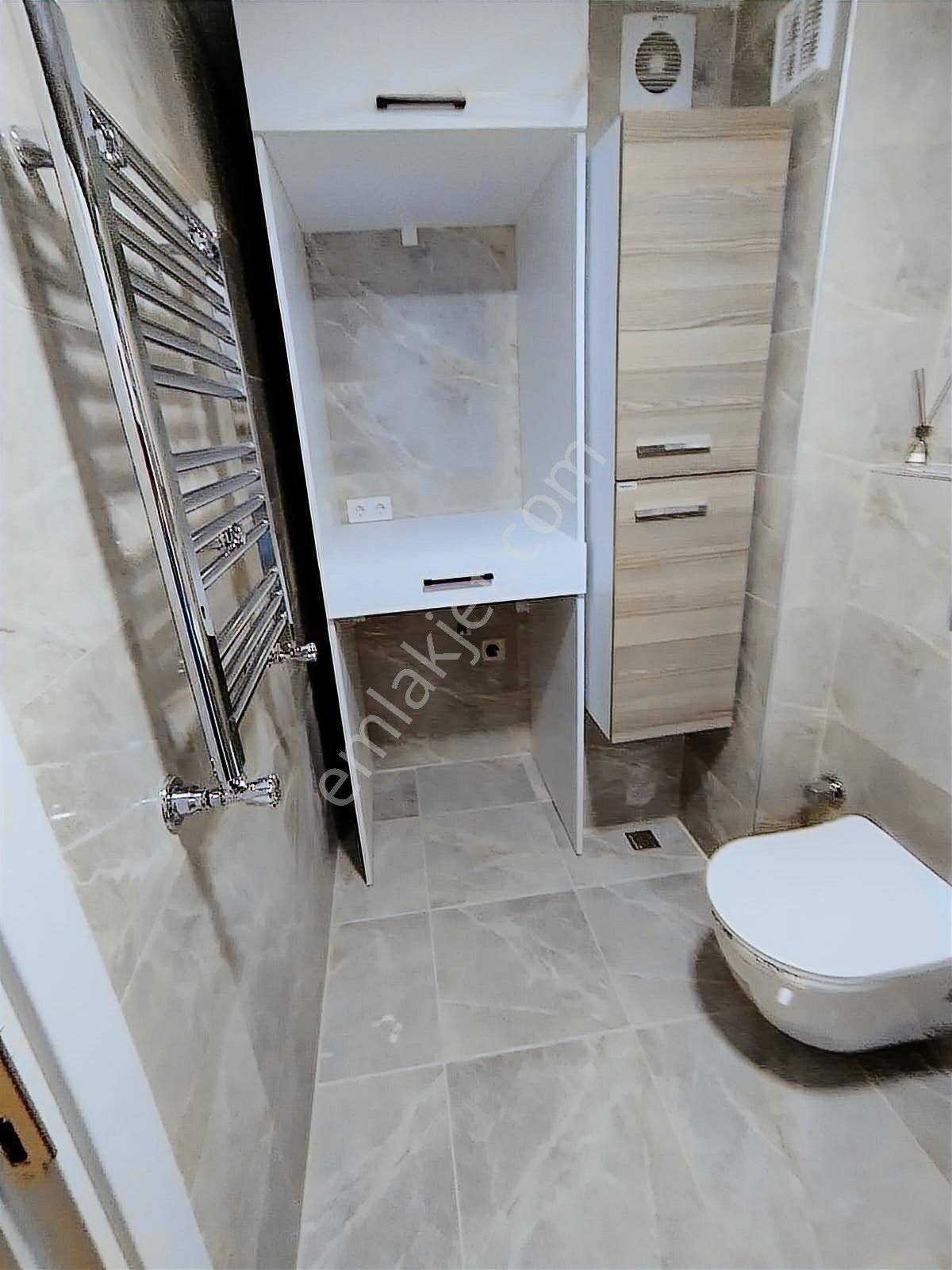 Hasanpaşa'da Gazhane'ye Komşu İçi A Dan Z'ye Yenilenmiş Balkonlu Ara Kat 2+1 Kiralık Daire - Görsel 22