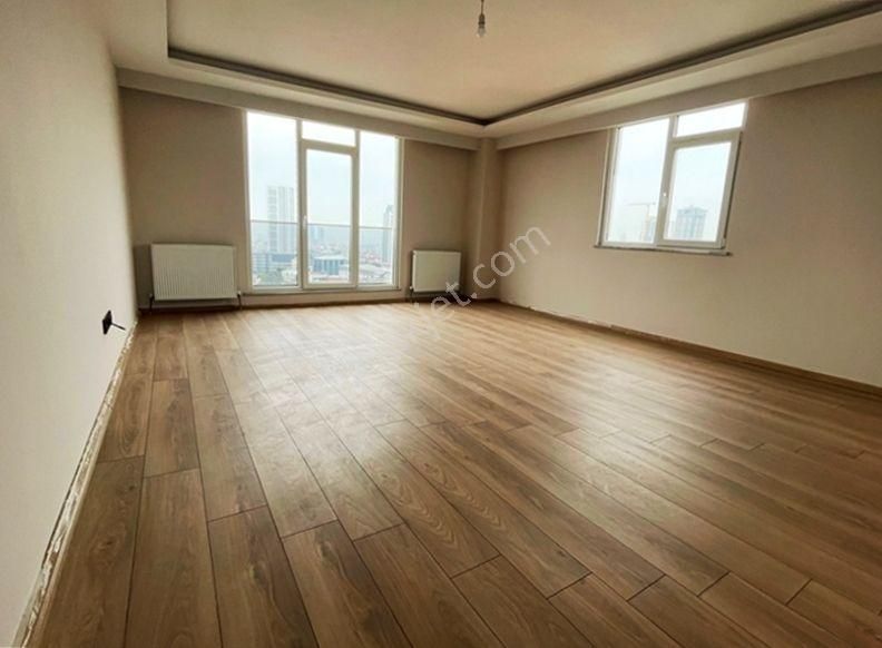 Adnan Kahveci Metroya Yürüme Arakat 3+1 İskanlı - Ebeveyn Banyolu