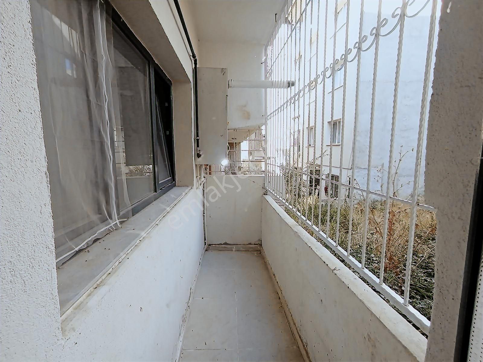 Karabağlar Sevgi Mh Doğal Gazlı 100 M2 2+1 Full Daire Kiralıktır - Görsel 3