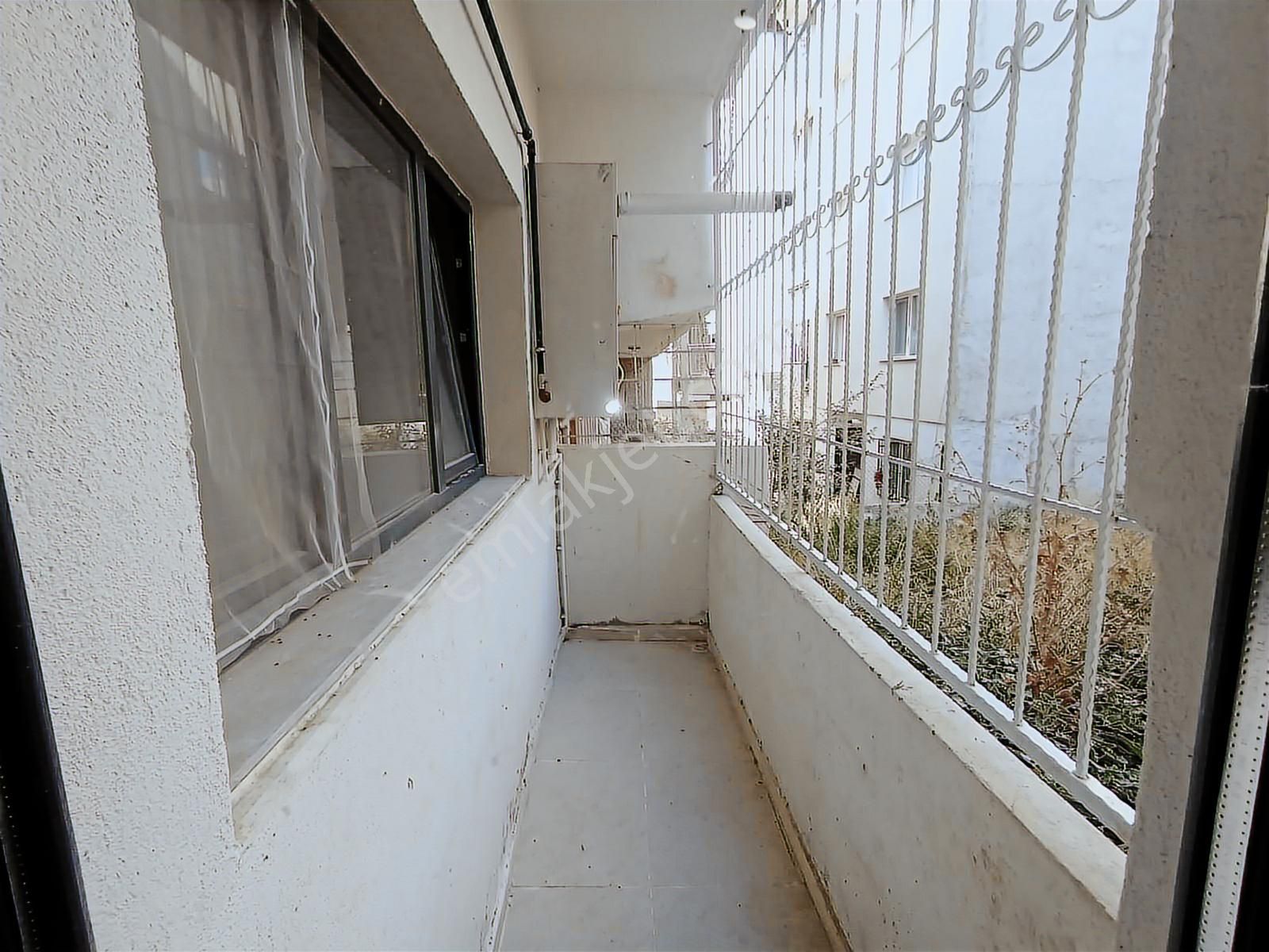 Karabağlar Sevgi Mh Doğal Gazlı 100 M2 2+1 Full Daire Kiralıktır - Görsel 4