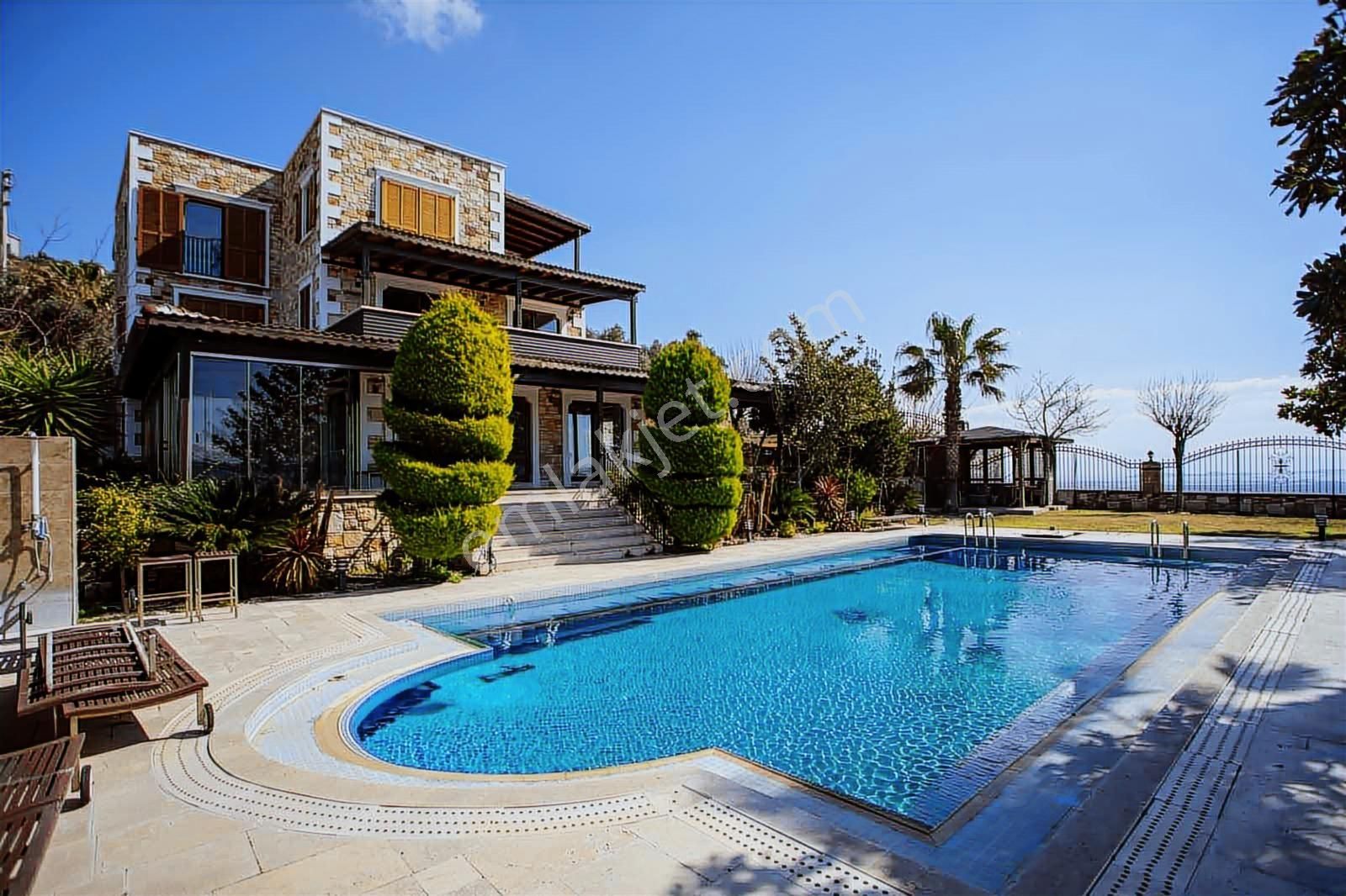 Foçaköyde Müstakil 5+1 Özel Villa - Görsel 5