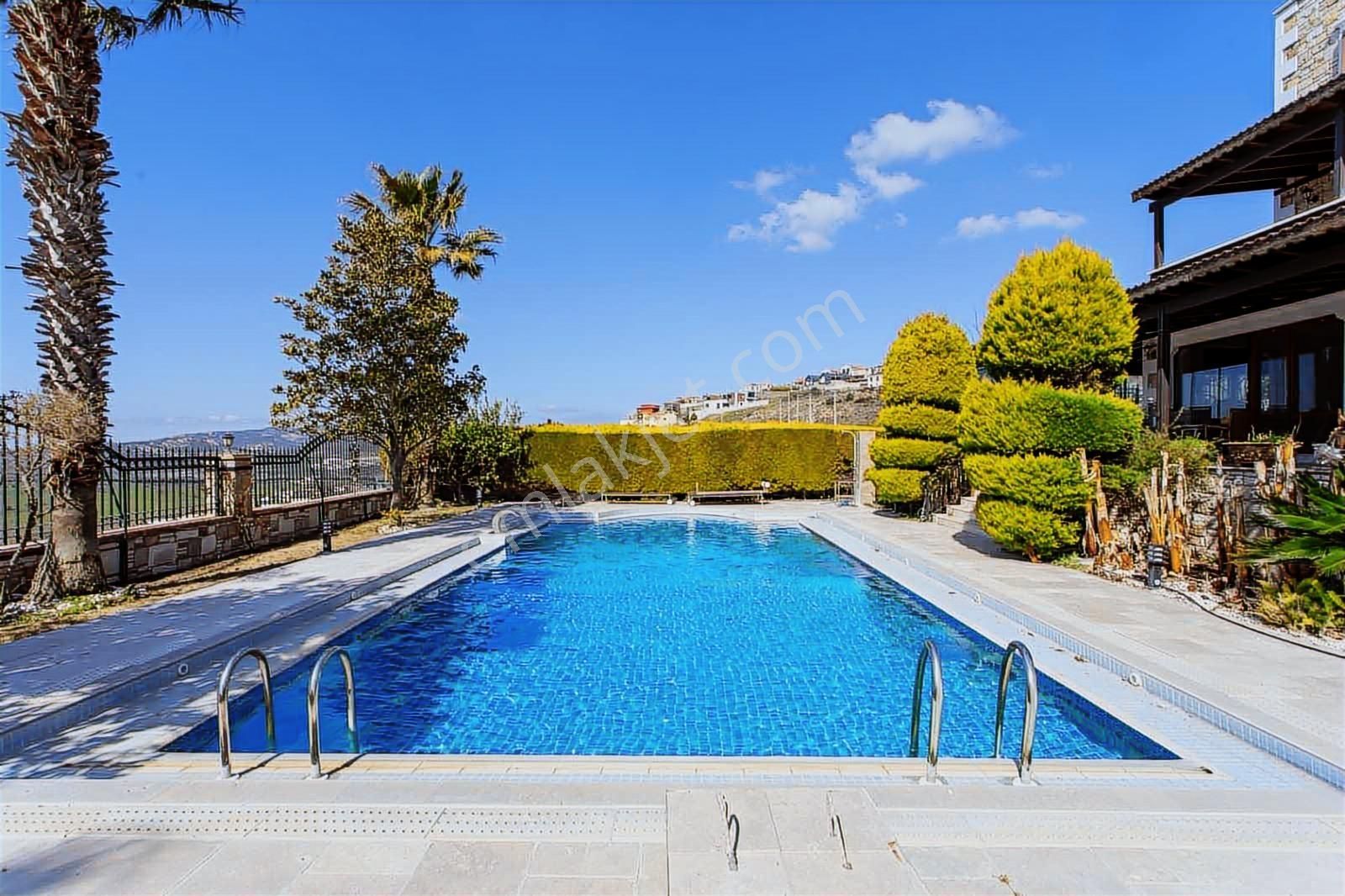 Foçaköyde Müstakil 5+1 Özel Villa - Görsel 18