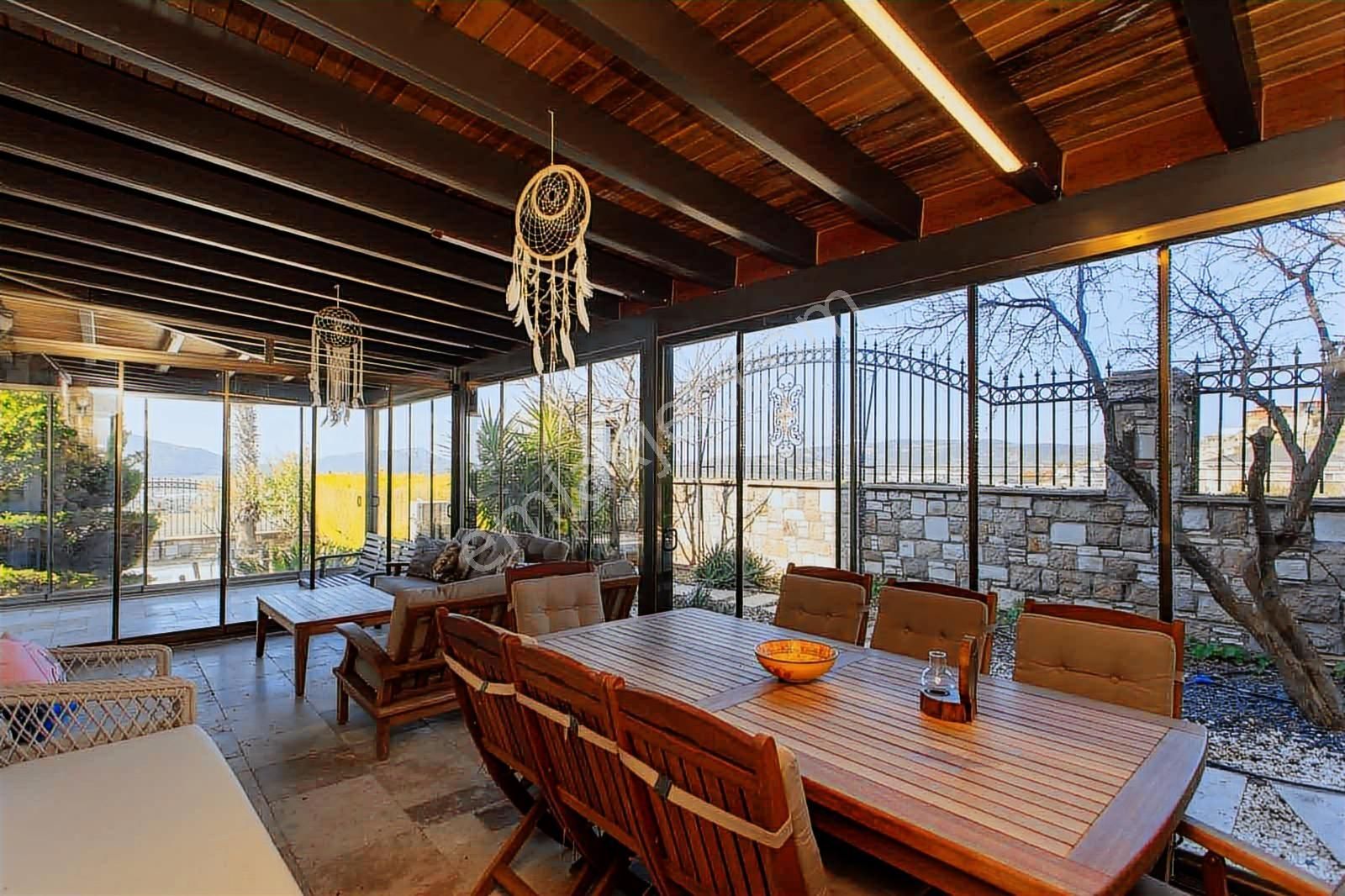 Foçaköyde Müstakil 5+1 Özel Villa - Görsel 21