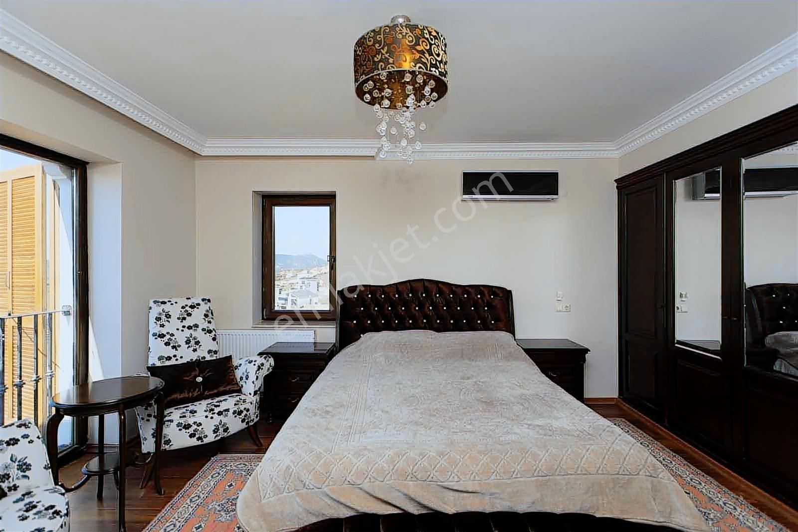 Foçaköyde Müstakil 5+1 Özel Villa - Görsel 10