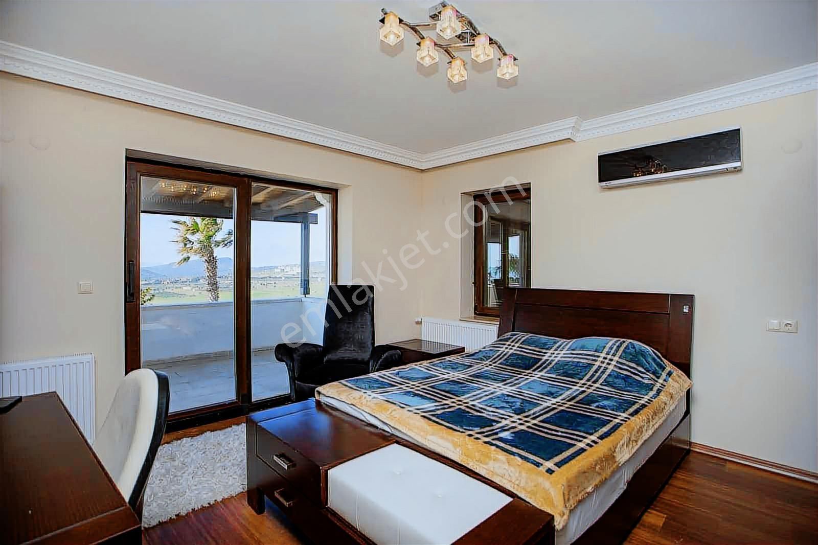 Foçaköyde Müstakil 5+1 Özel Villa - Görsel 23