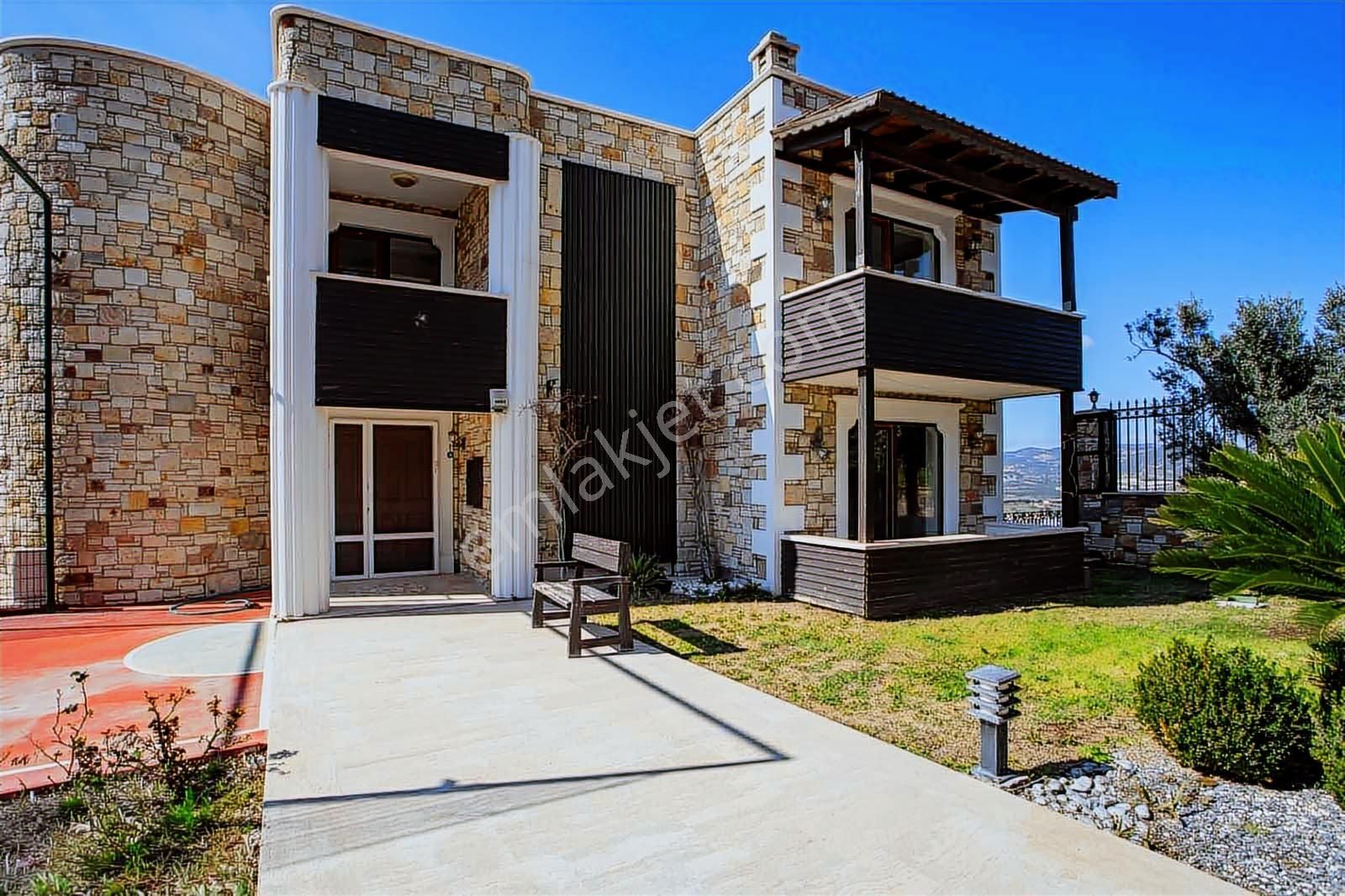 Foçaköyde Müstakil 5+1 Özel Villa - Görsel 31