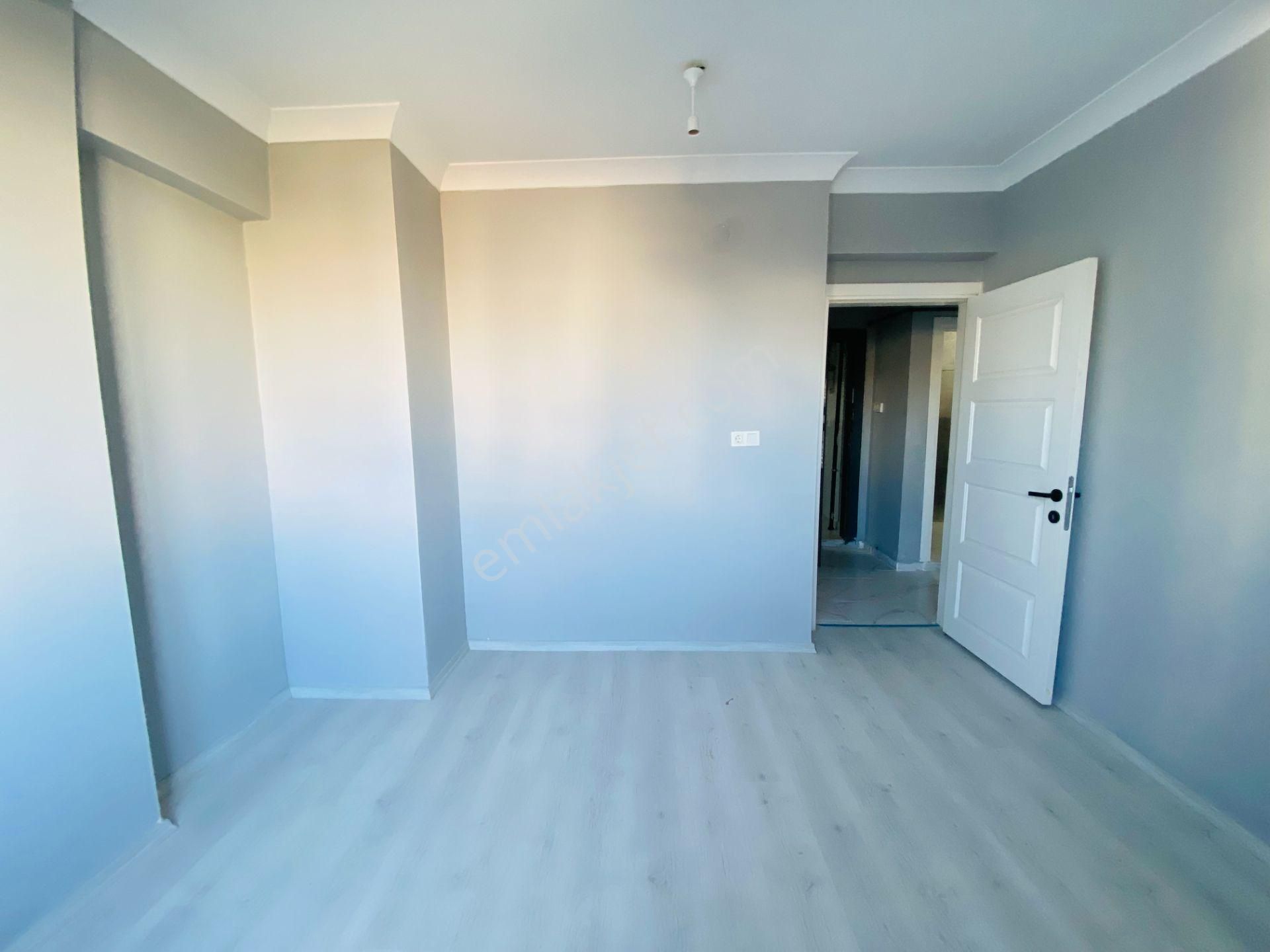 Güven'den Kapaklı'da Caddeye Yakın Ara Kat Ön Cephe 2+1 Daire - Görsel 13