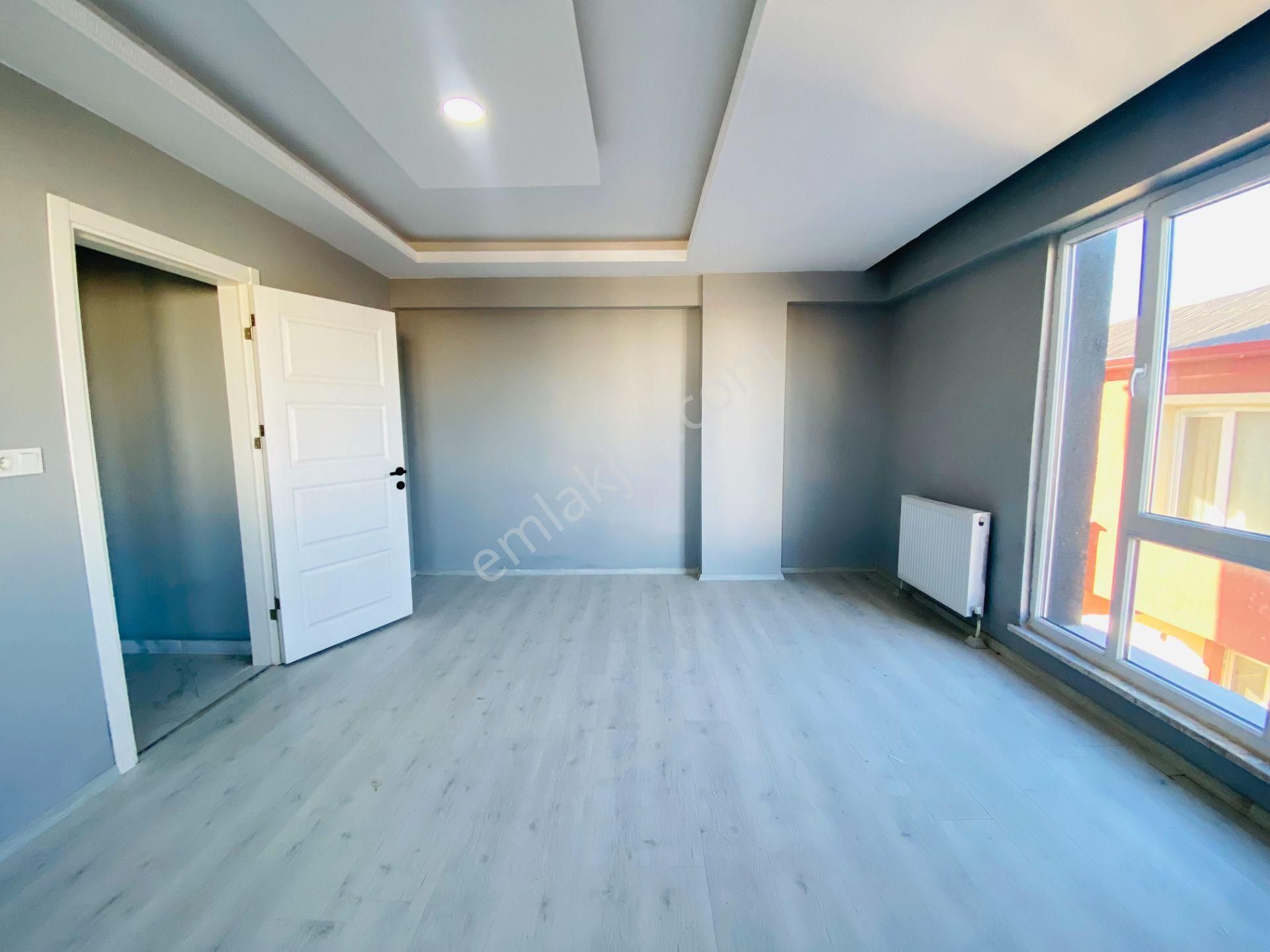 Güven'den Kapaklı'da Caddeye Yakın Ara Kat Ön Cephe 2+1 Daire - Görsel 4