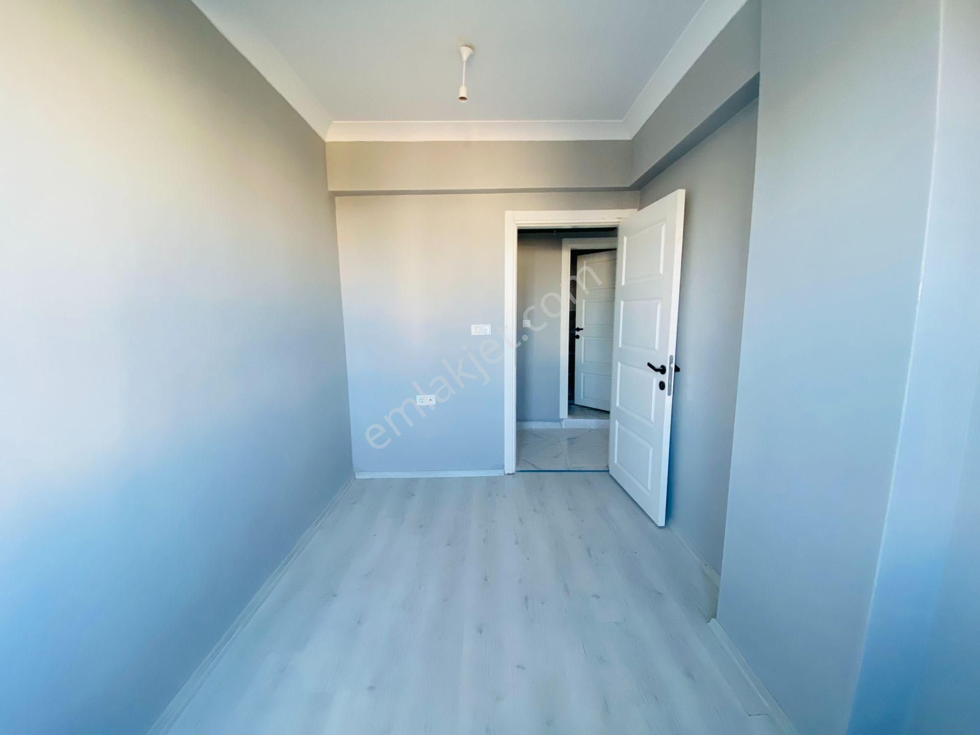 Güven'den Kapaklı'da Caddeye Yakın Ara Kat Ön Cephe 2+1 Daire - Görsel 16