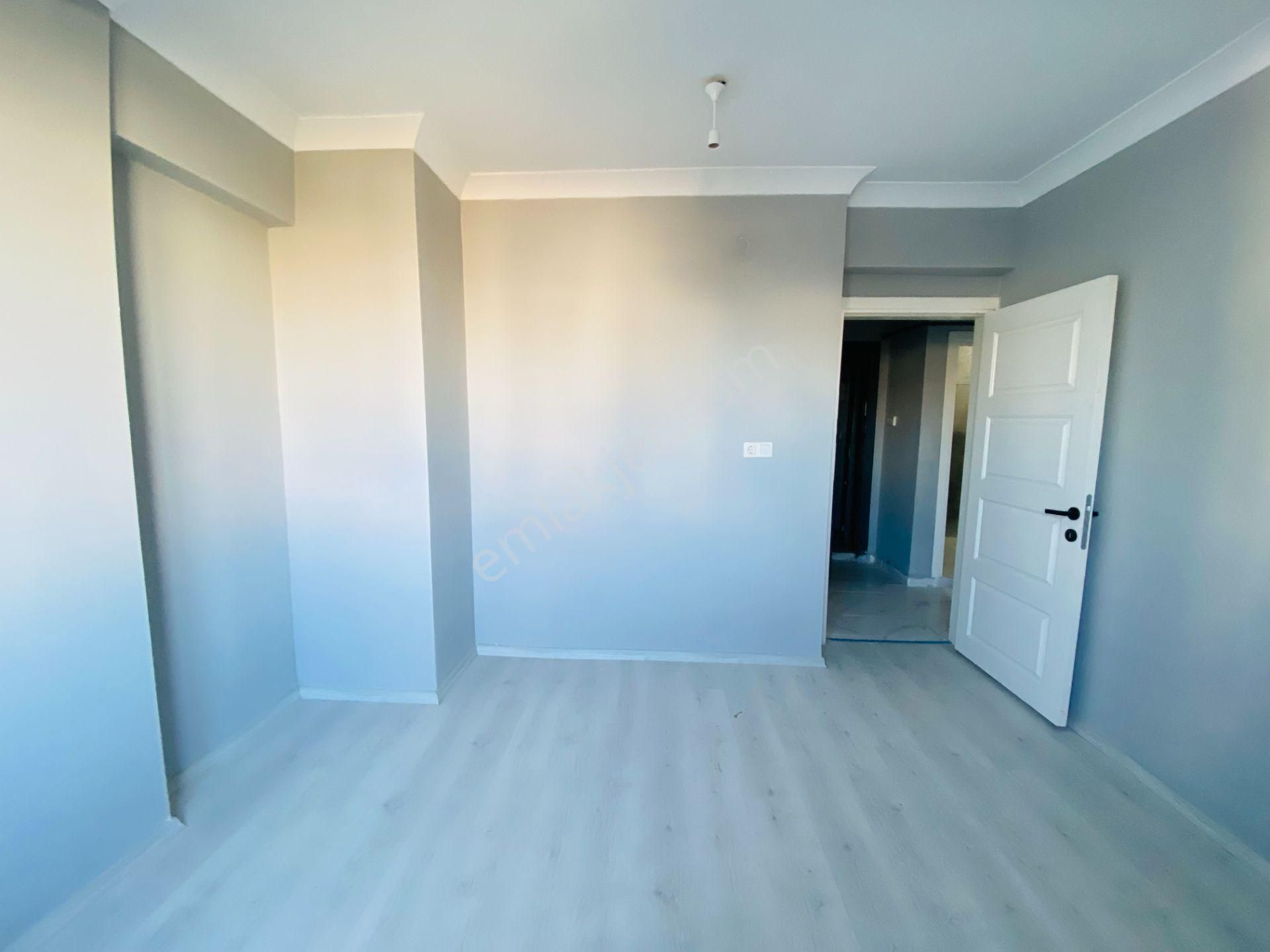 Güven'den Kapaklı'da Caddeye Yakın Ara Kat Ön Cephe 2+1 Daire - Görsel 12