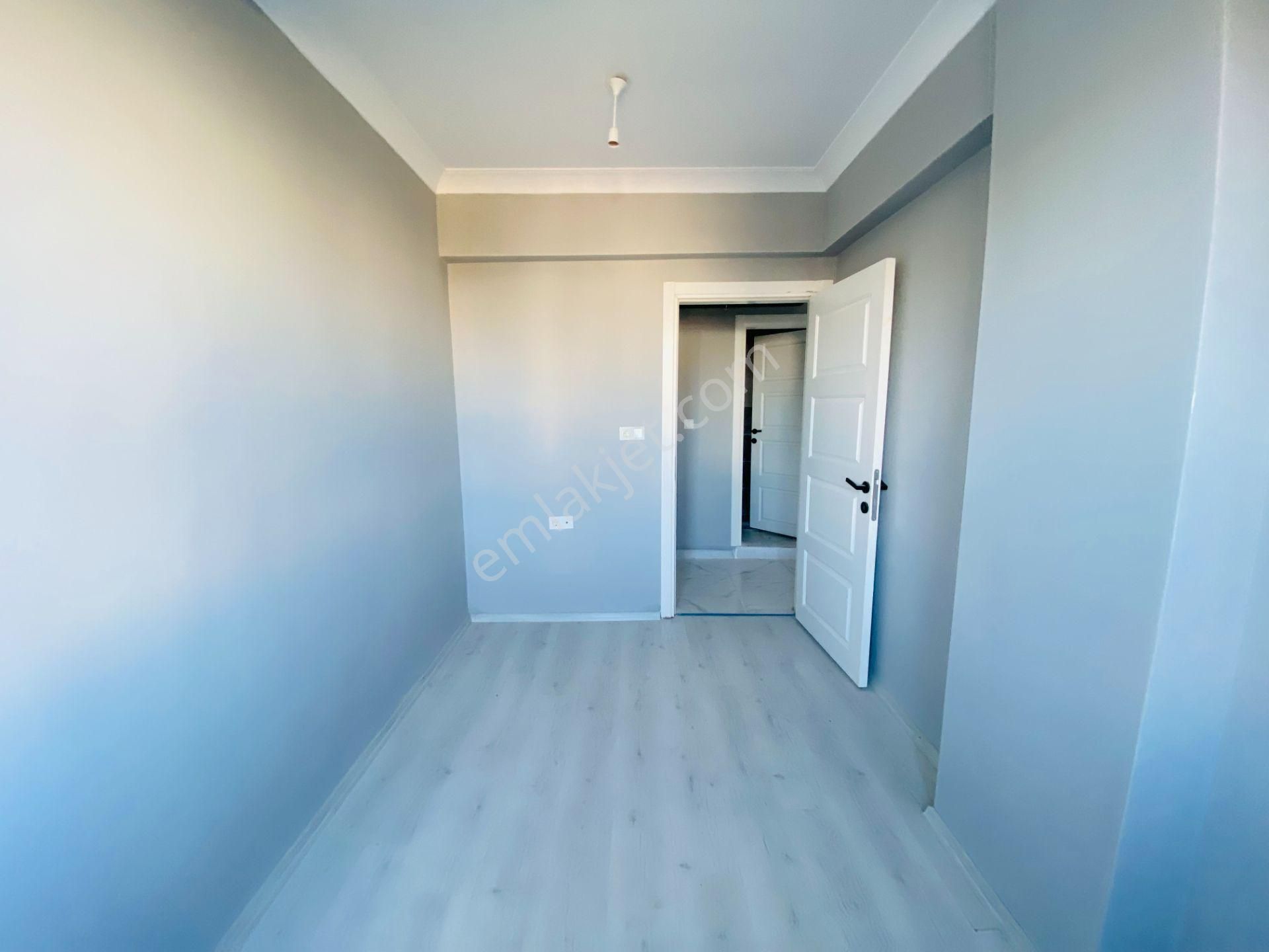 Güven'den Kapaklı'da Caddeye Yakın Ara Kat Ön Cephe 2+1 Daire - Görsel 15