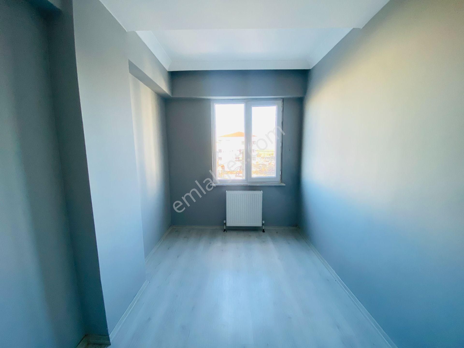 Güven'den Kapaklı'da Caddeye Yakın Ara Kat Ön Cephe 2+1 Daire - Görsel 14