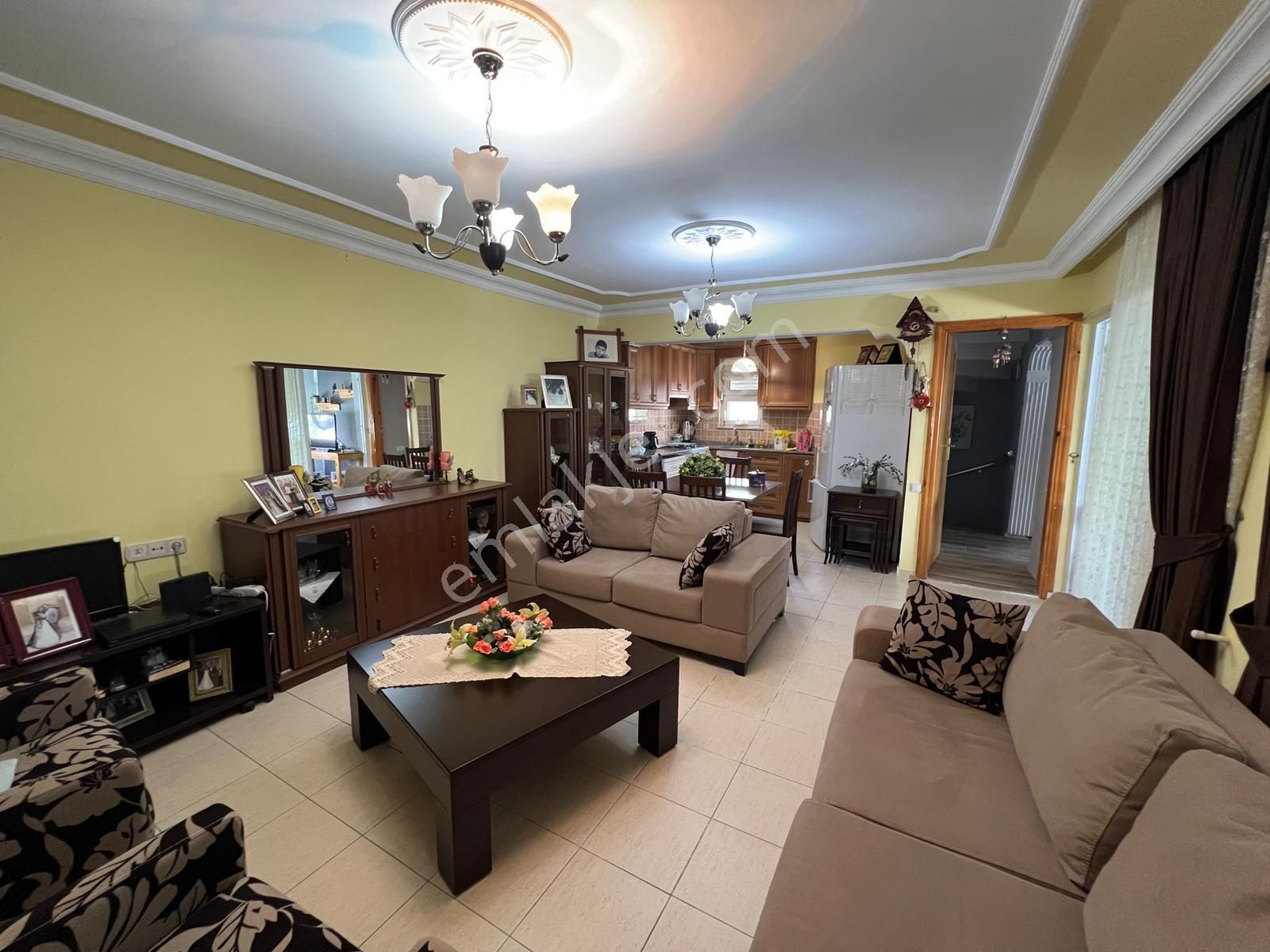 Site İçerisinde Eşyalı 3 Katlı Yapılı Villa - Görsel 20