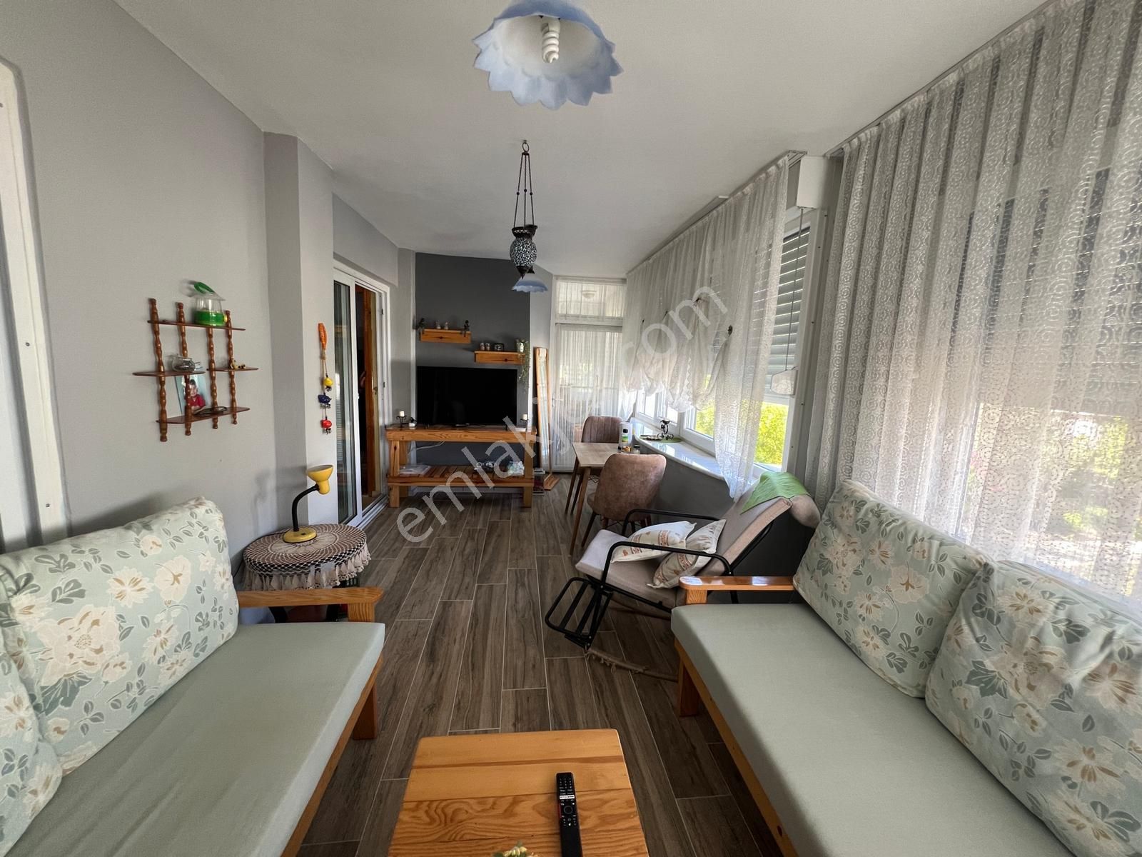 Site İçerisinde Eşyalı 3 Katlı Yapılı Villa - Görsel 23