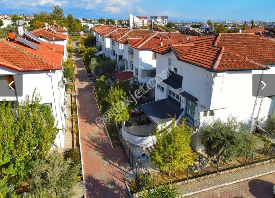 Site İçerisinde Eşyalı 3 Katlı Yapılı Villa - Görsel 2